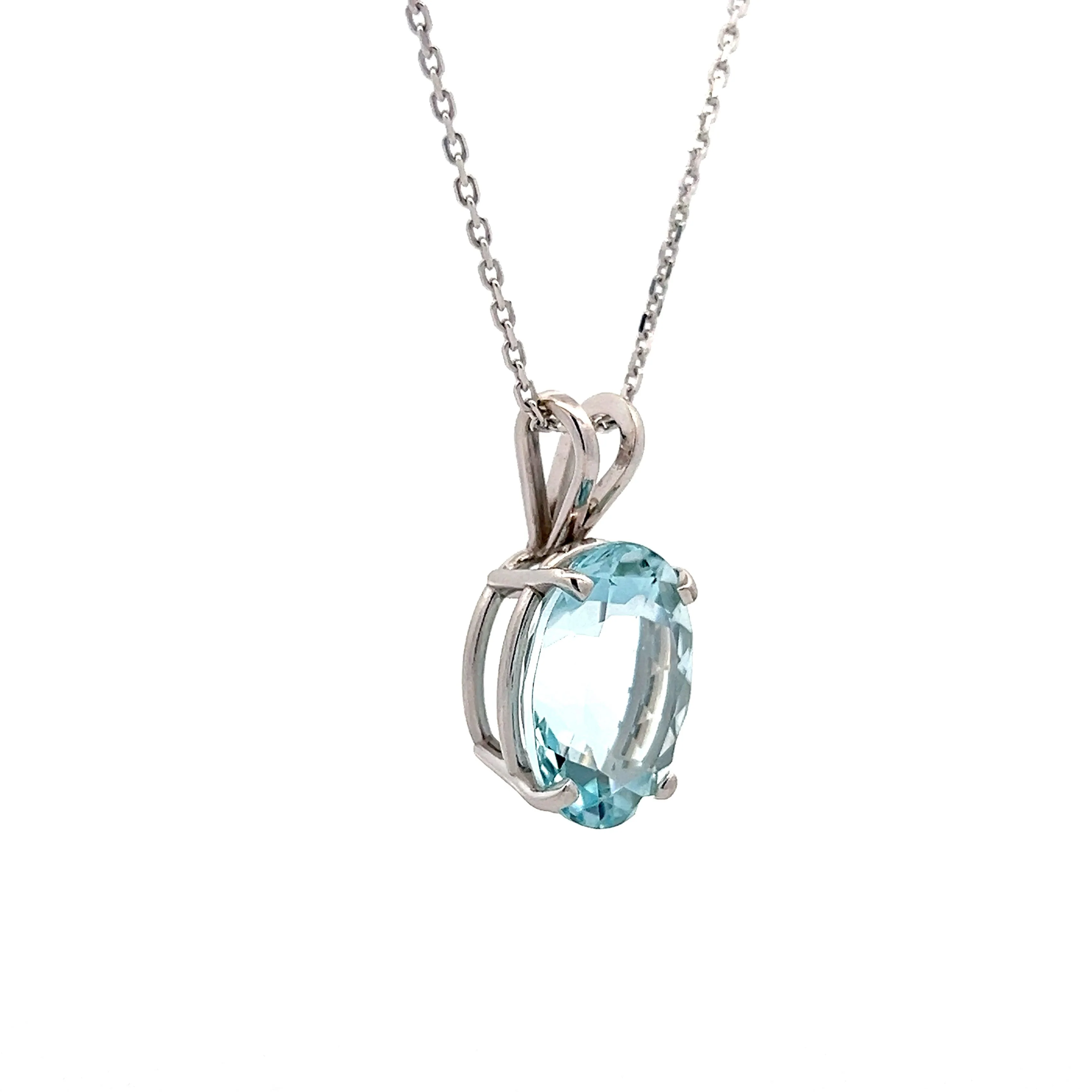 9.59 Oval Aquamarine Pendant Necklace in 14k - Image 3