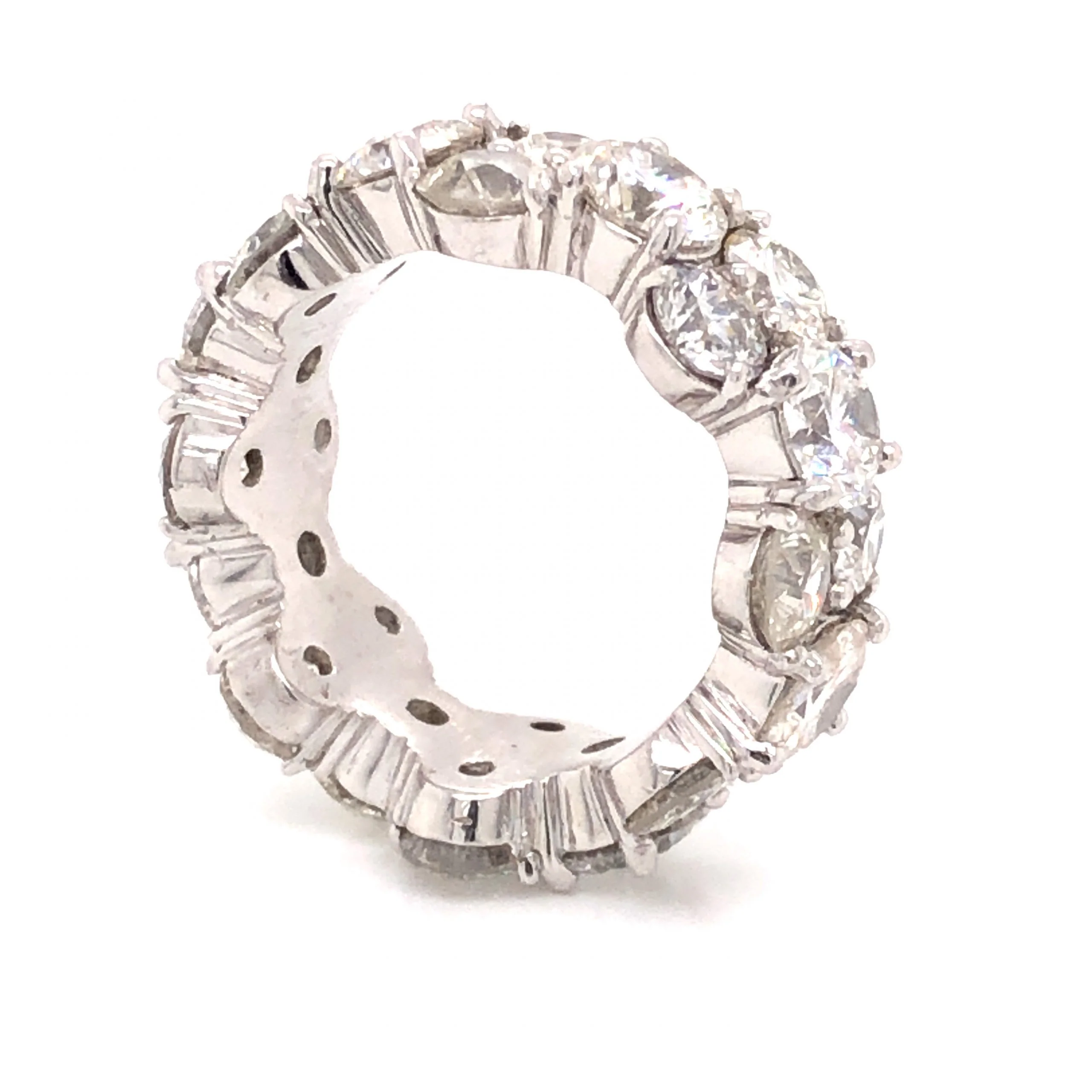9.92 Round Brilliant Cut Diamond Eternity Ring in Platinum - Image 3