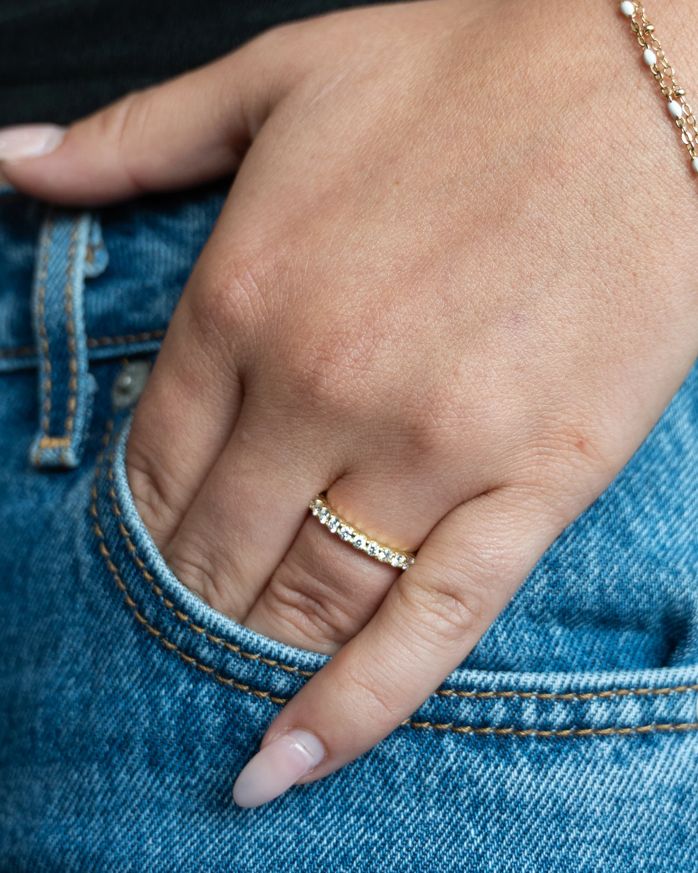 .91 Round Diamond Eternity Wedding Band in 18k - Image 7