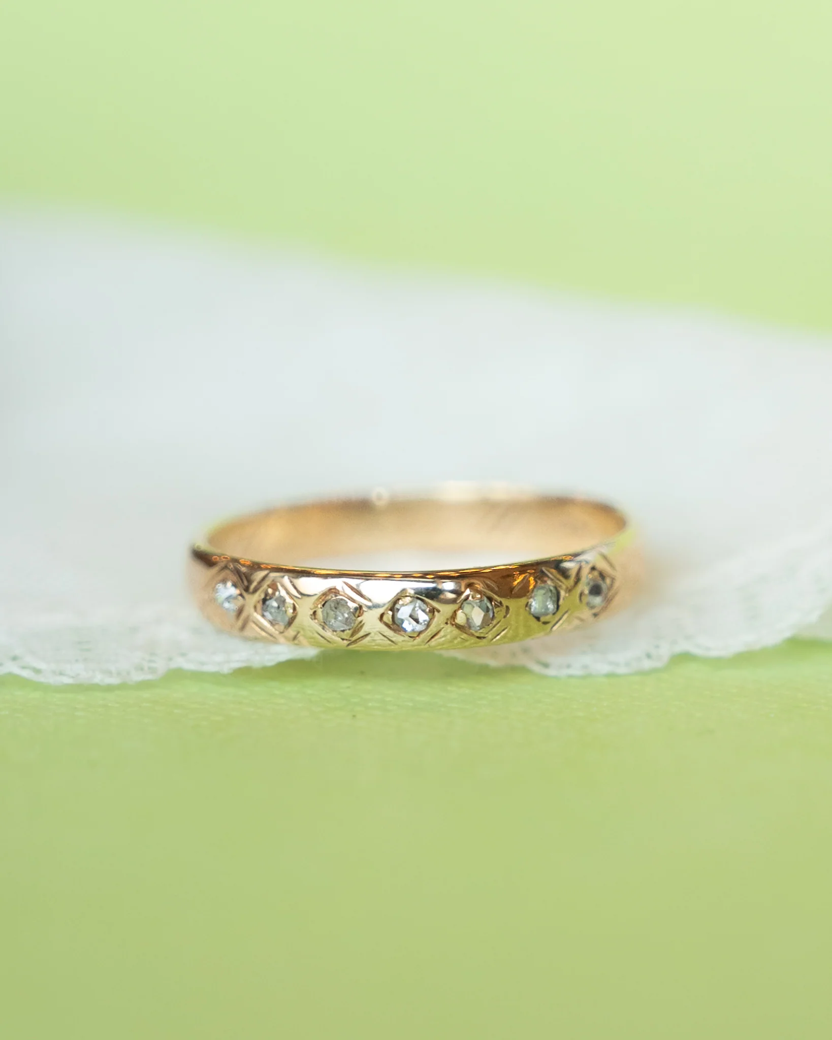 .98 Vintage Retro Diamond Band in 14k Yellow Gold - Image 6