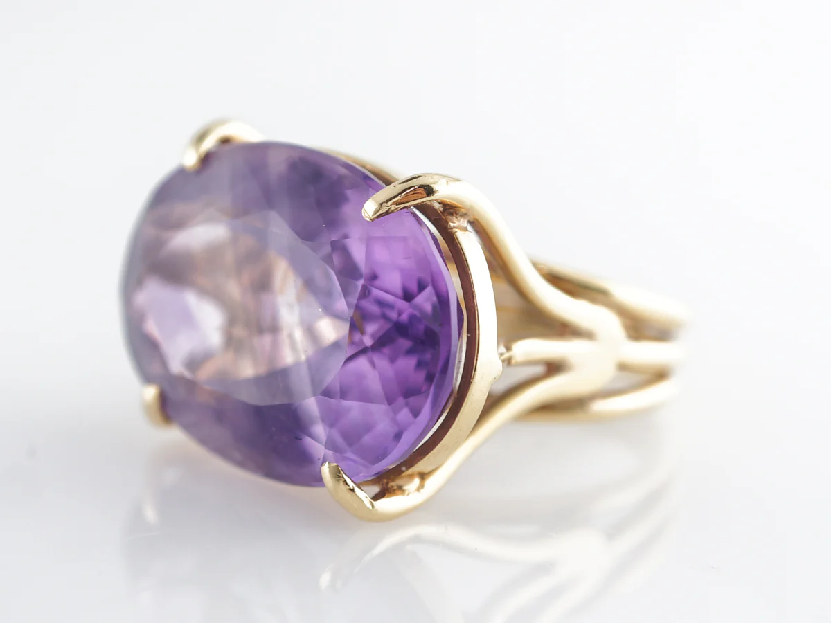 Antique 20 Carat Amethyst Cocktail Ring in 18k Yellow Gold - Image 2