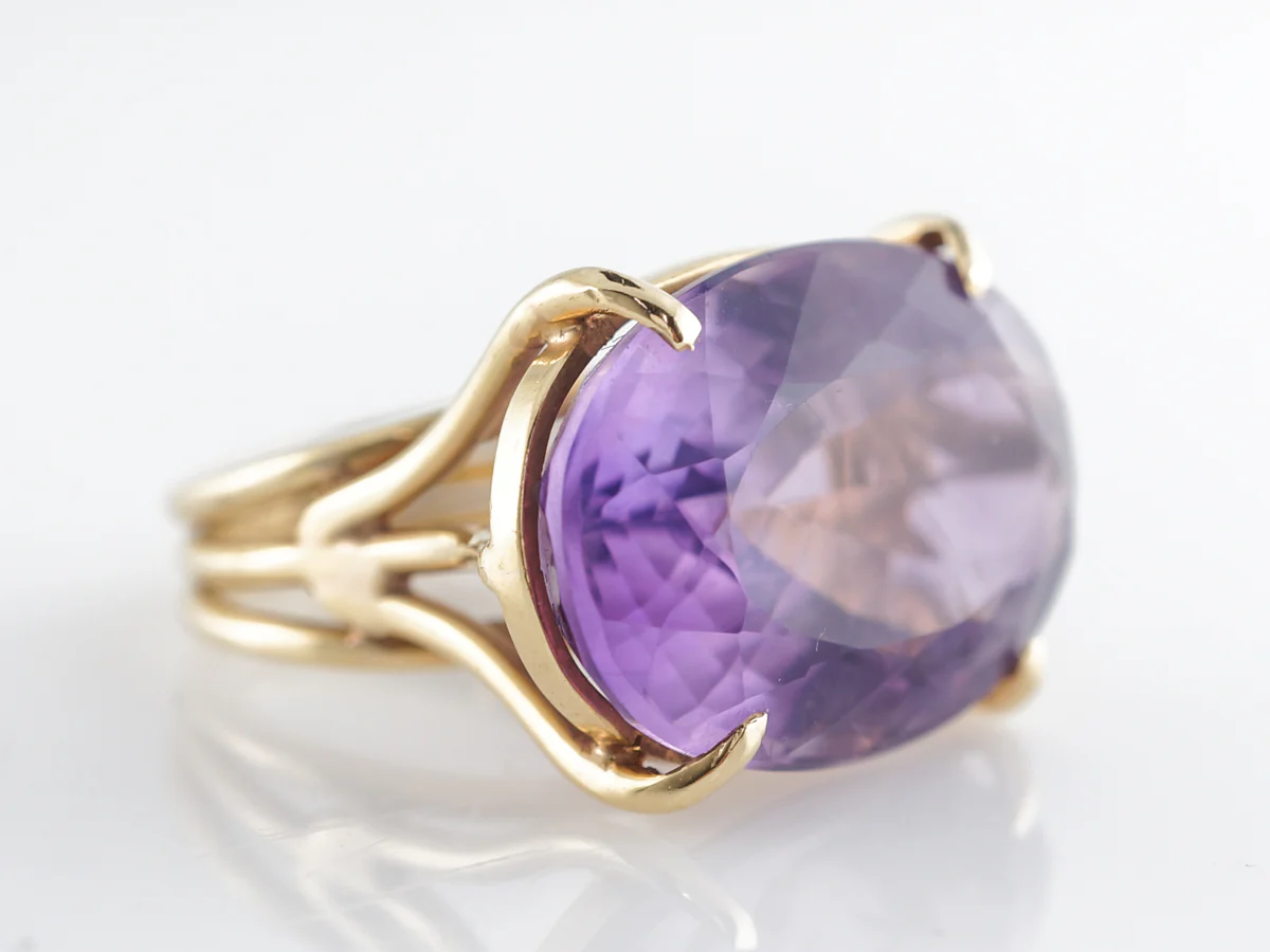 Antique 20 Carat Amethyst Cocktail Ring in 18k Yellow Gold - Image 3