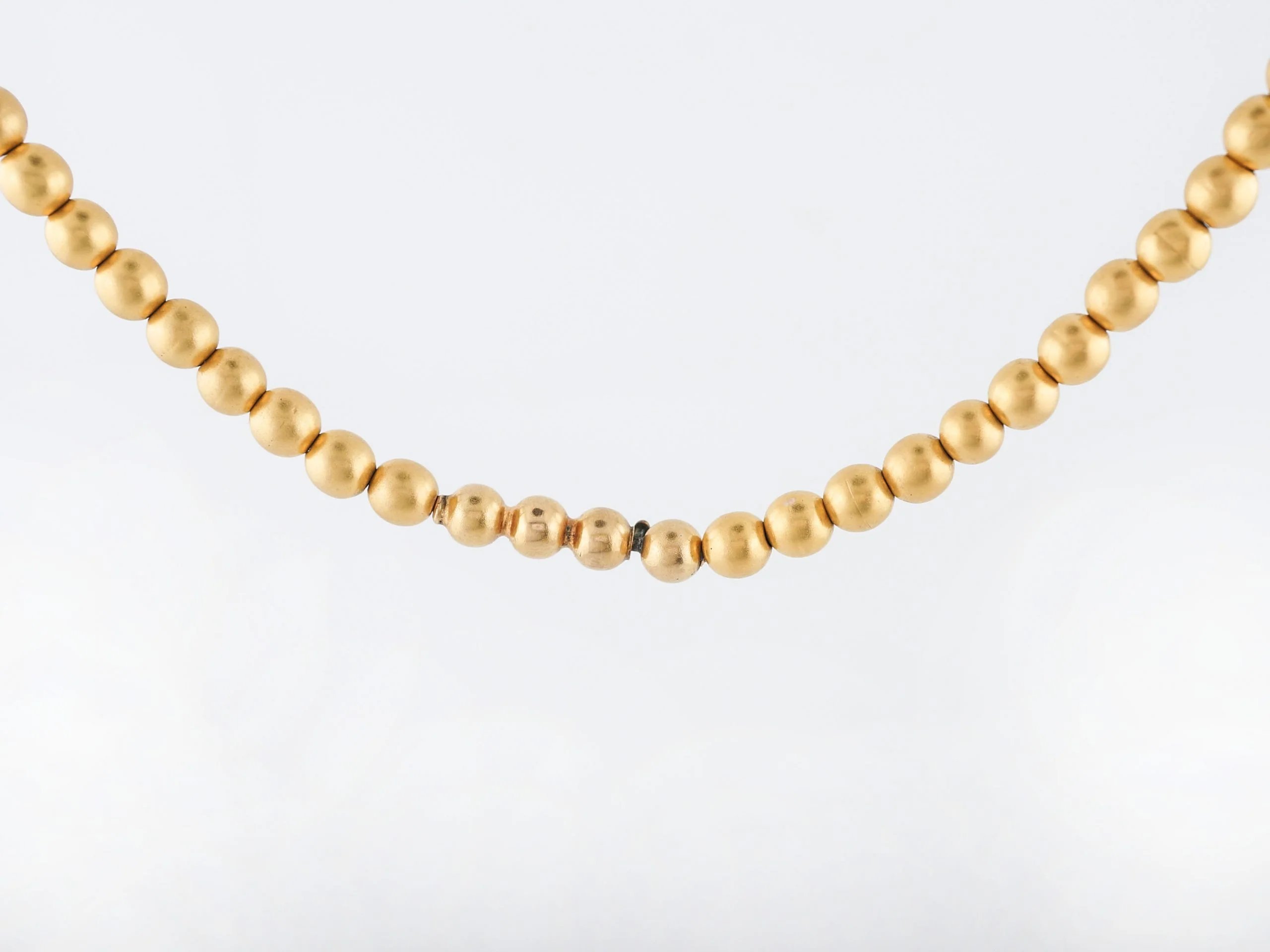 Antique Art Deco Beaded Necklace in 18k Yellow Gold - Image 2