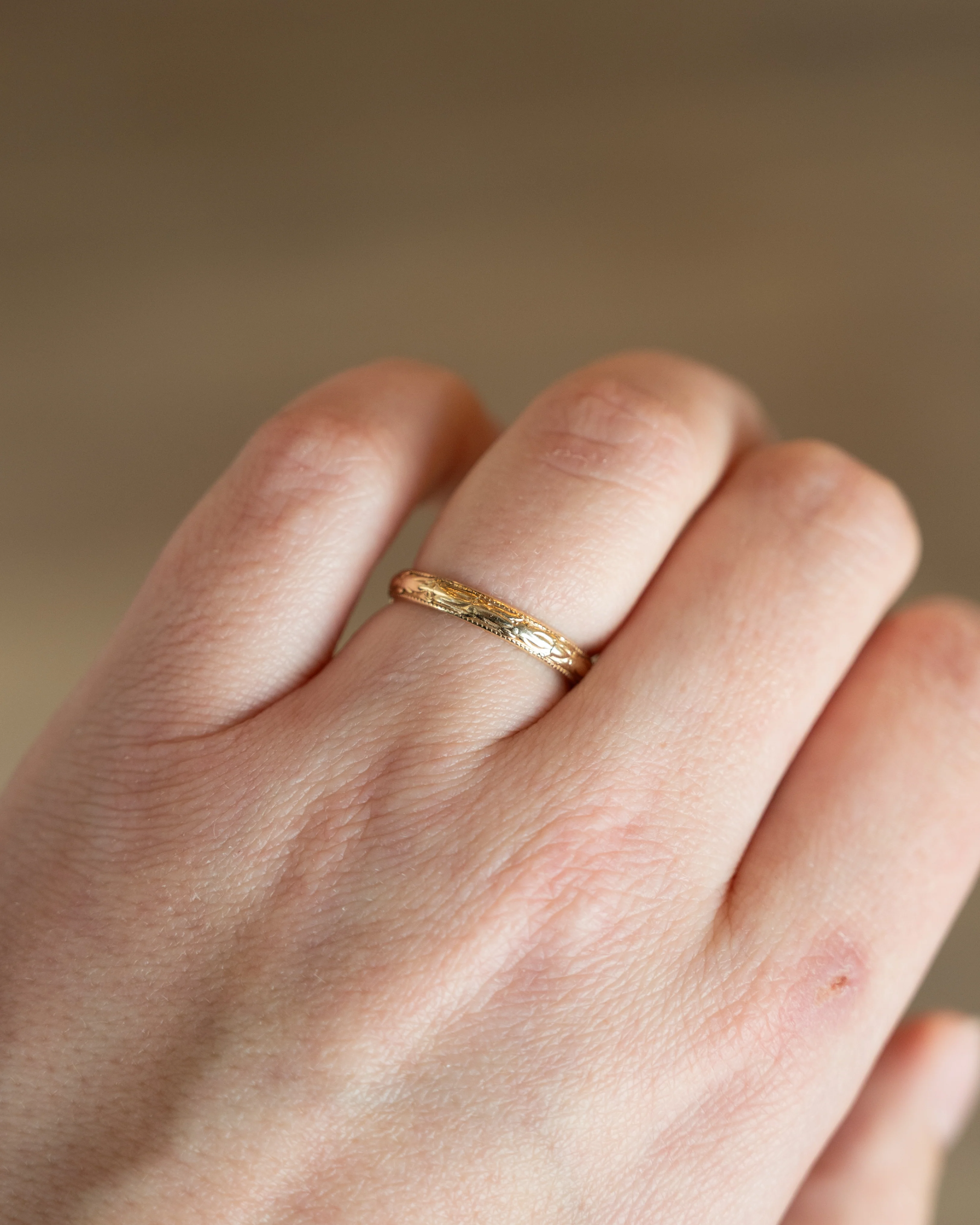 Antique Art Deco Engraved Wedding Band 18k - Image 8