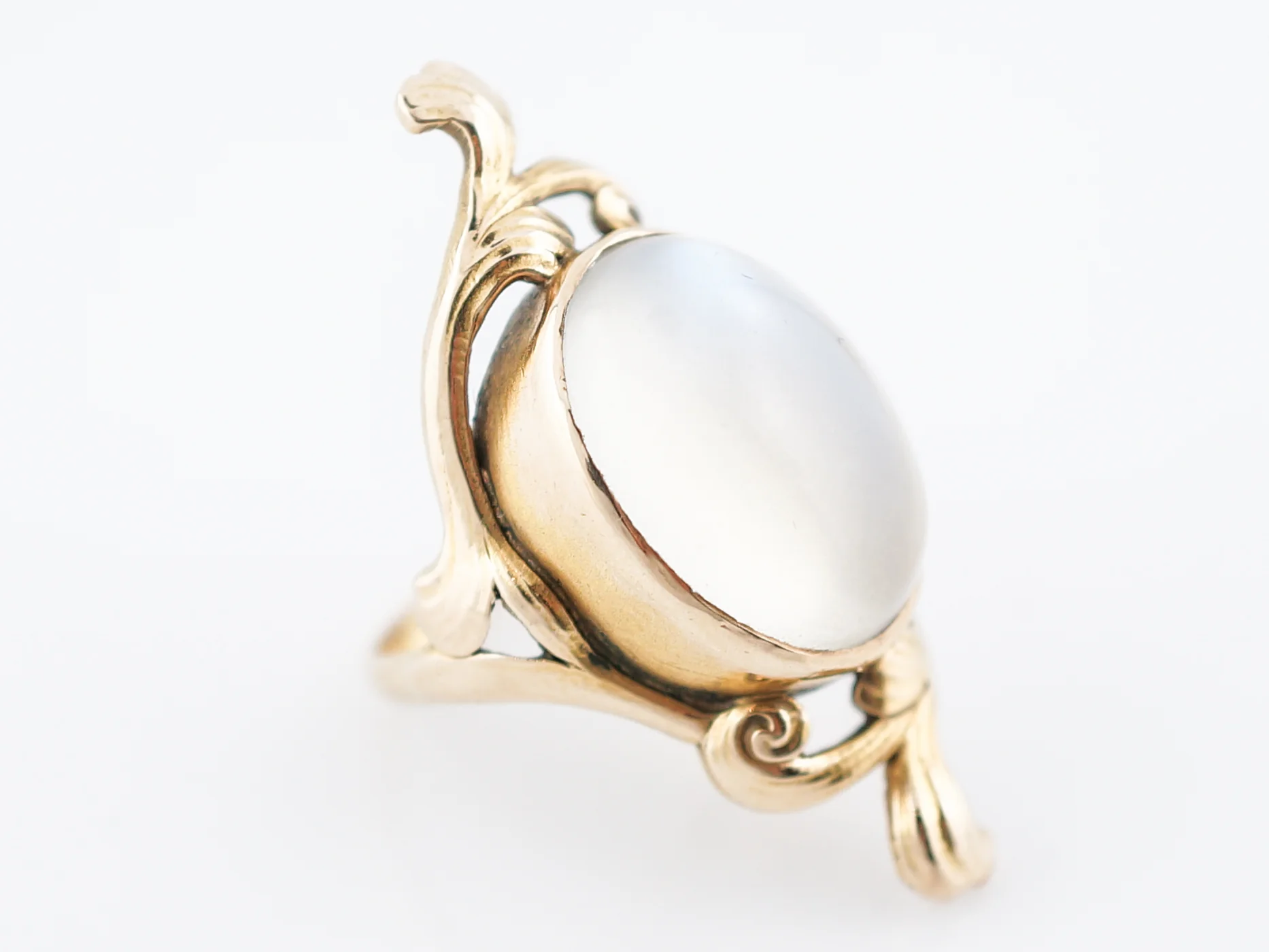 Antique Art Nouveau Cocktail Ring Cabochon Moonstone in 14k Yellow Gold - Image 3