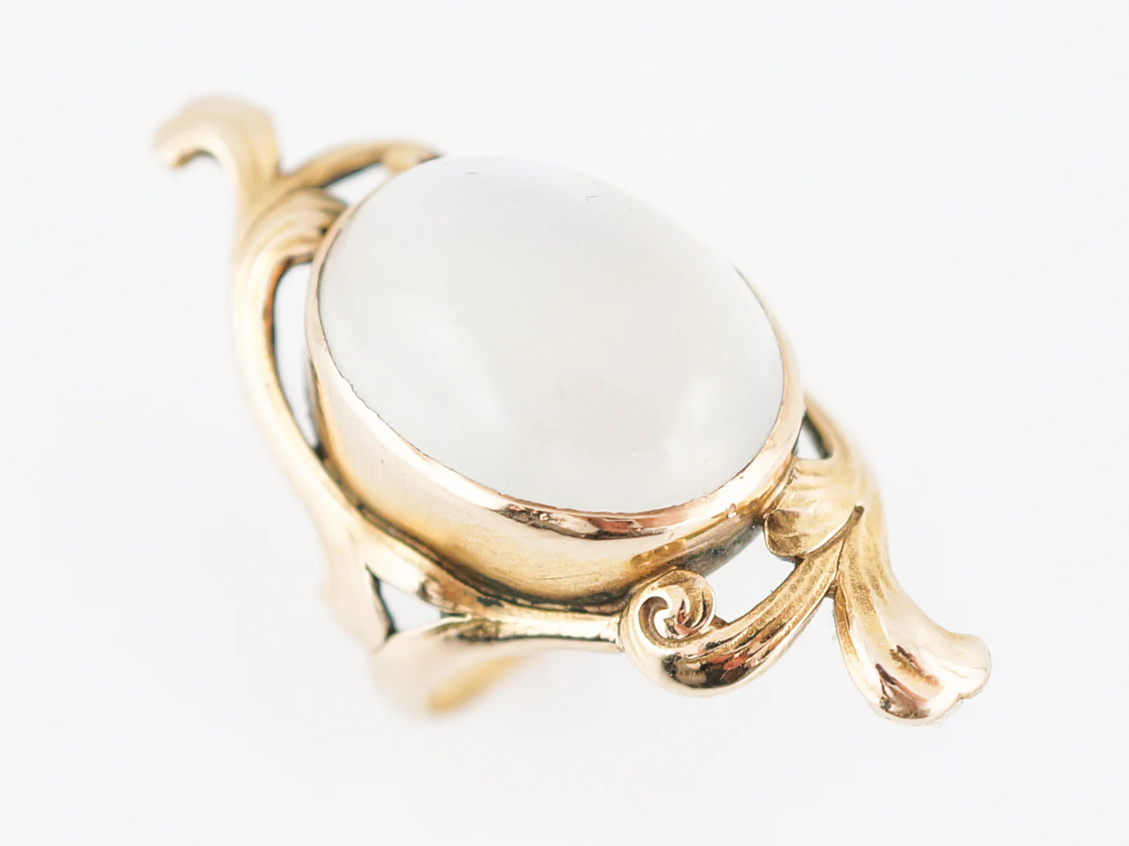 Antique Art Nouveau Cocktail Ring Cabochon Moonstone in 14k Yellow Gold - Image 4