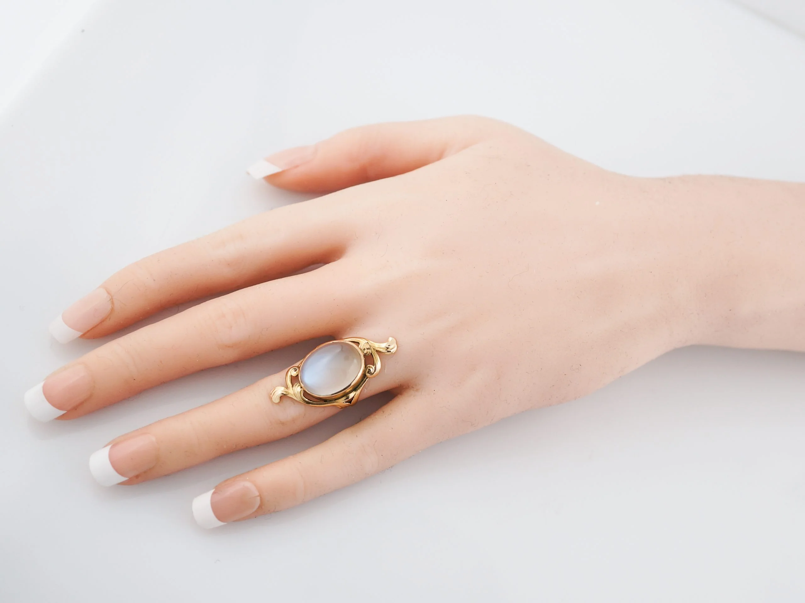 Antique Art Nouveau Cocktail Ring Cabochon Moonstone in 14k Yellow Gold - Image 7