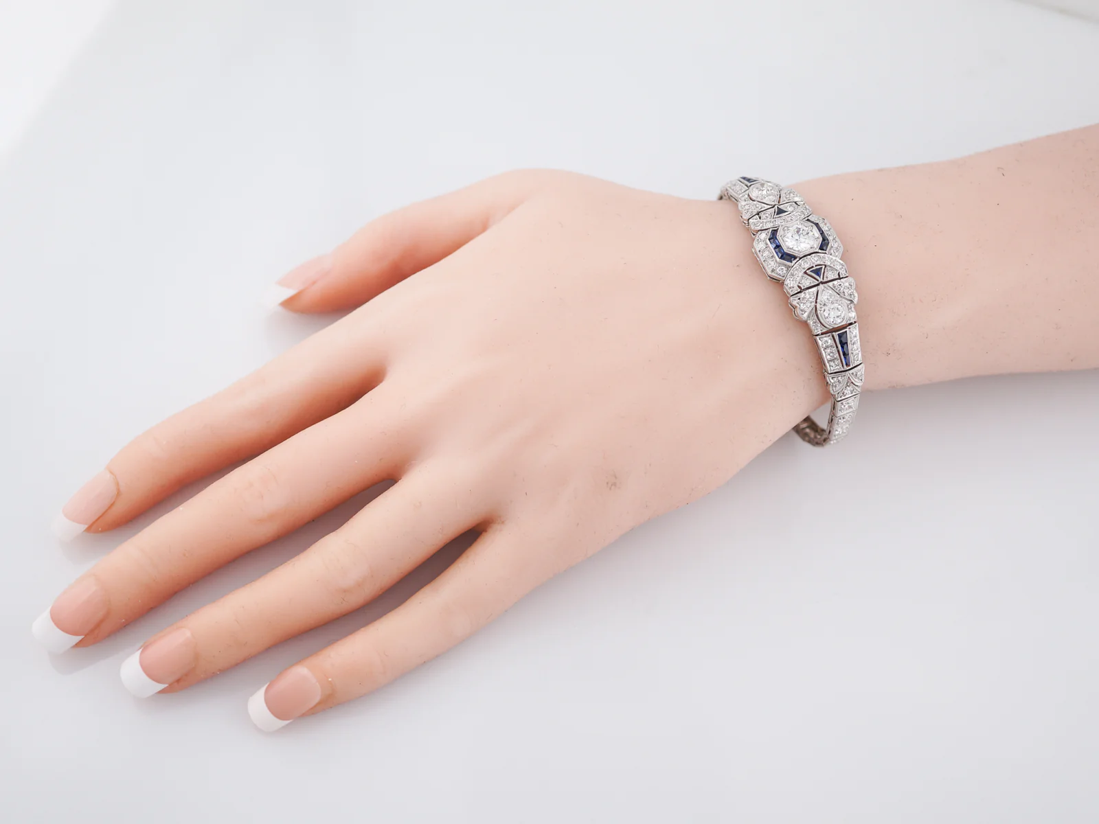 Antique Bracelet Art Deco 4.55 Old European Cut Diamonds & .96 Sapphire in Platinum - Image 4
