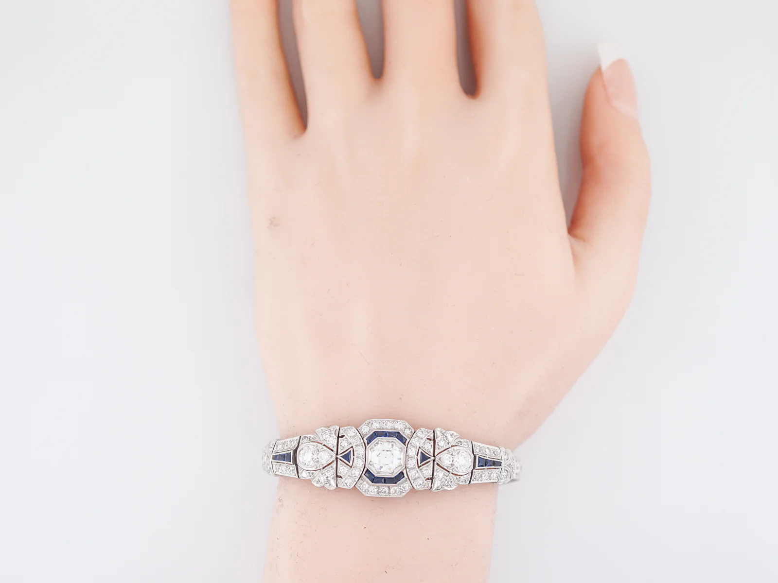 Antique Bracelet Art Deco 4.55 Old European Cut Diamonds & .96 Sapphire in Platinum - Image 5