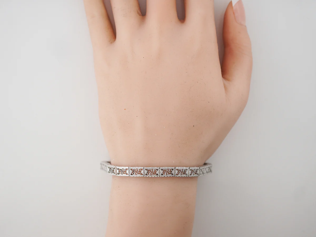 Antique Bracelet Filigree Art Deco in 14k White Gold - Image 4