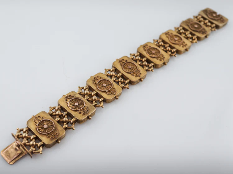 Antique Bracelet Victorian Etruscan Revival in 14k Yellow Gold - Image 4