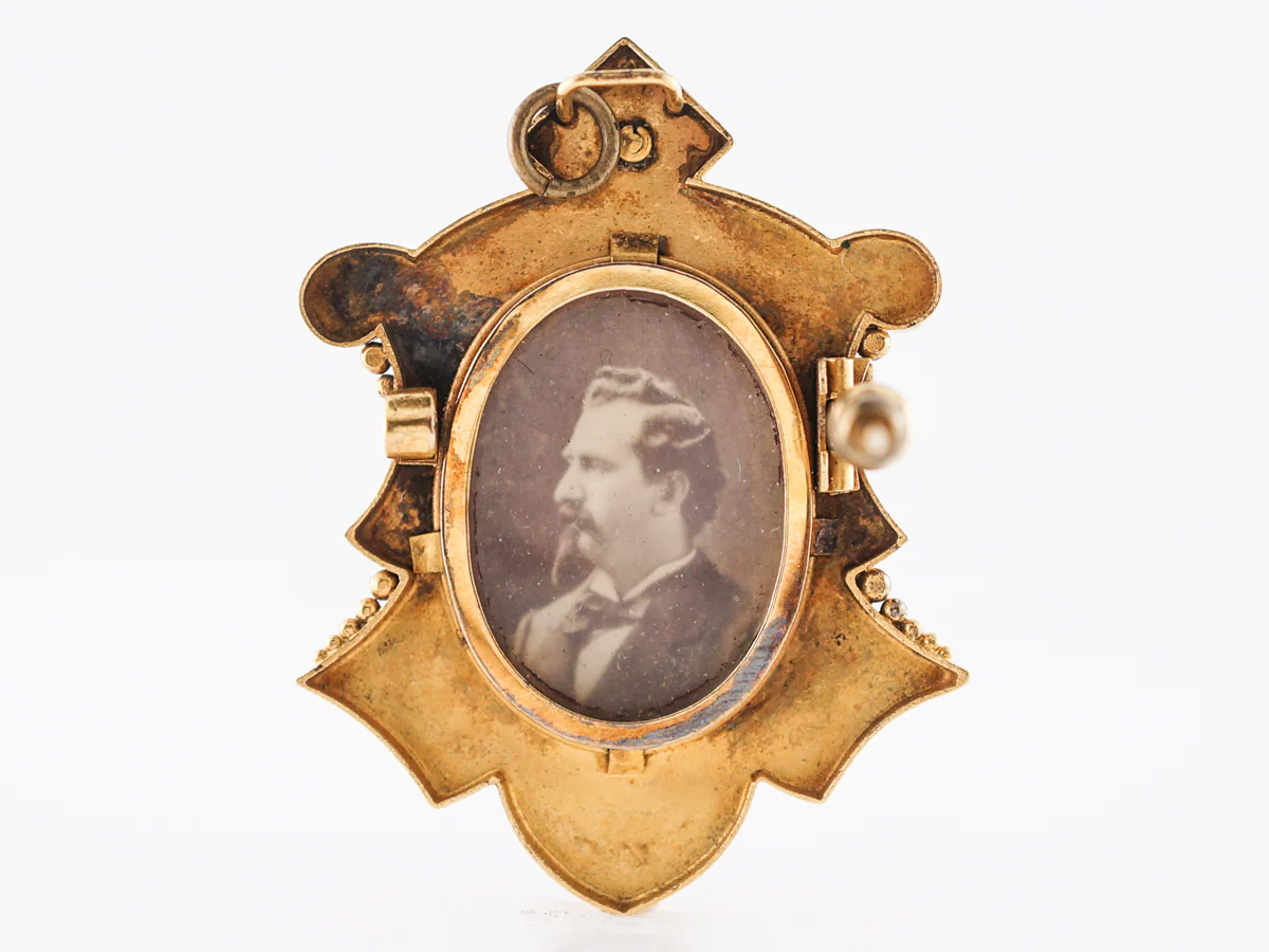 **RTV 5/2/19**Antique Brooch Victorian Locket in 14k Yellow Gold - Image 4