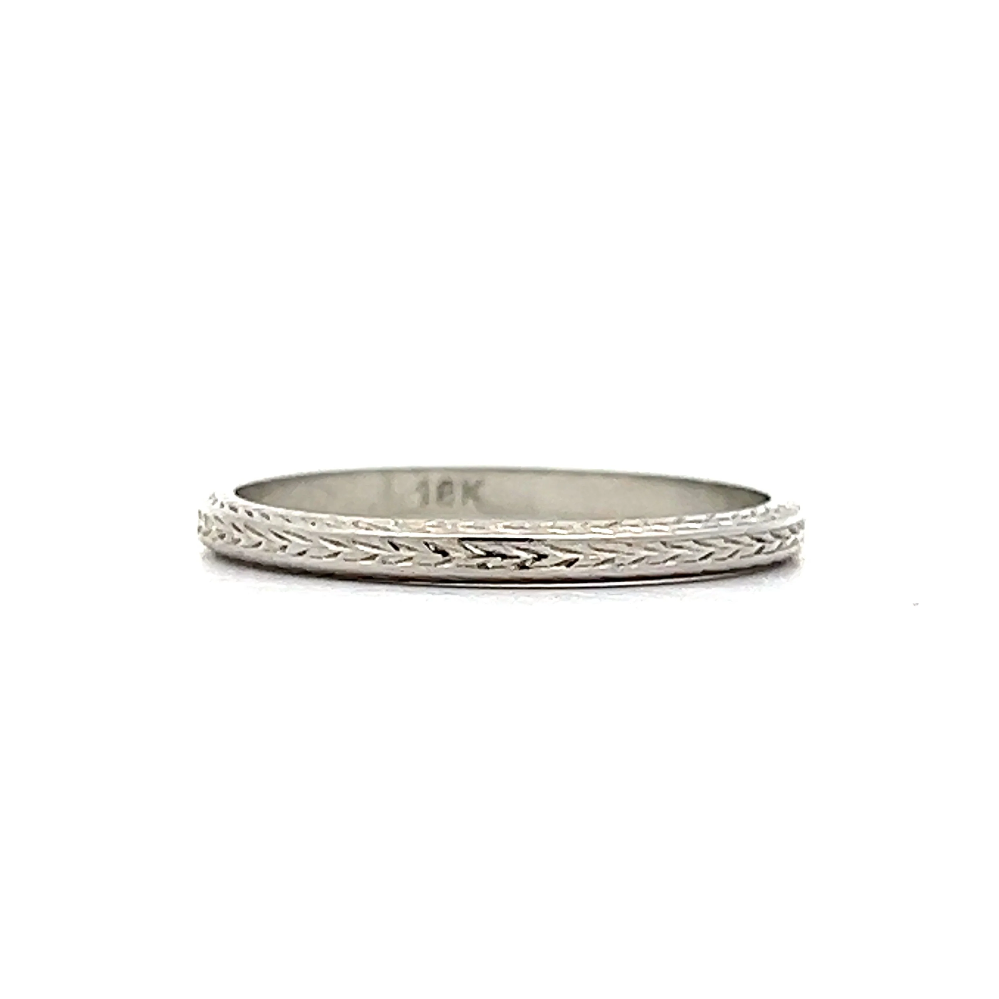 Antique Chevron Engraved Wedding Band in 18k - Image 3