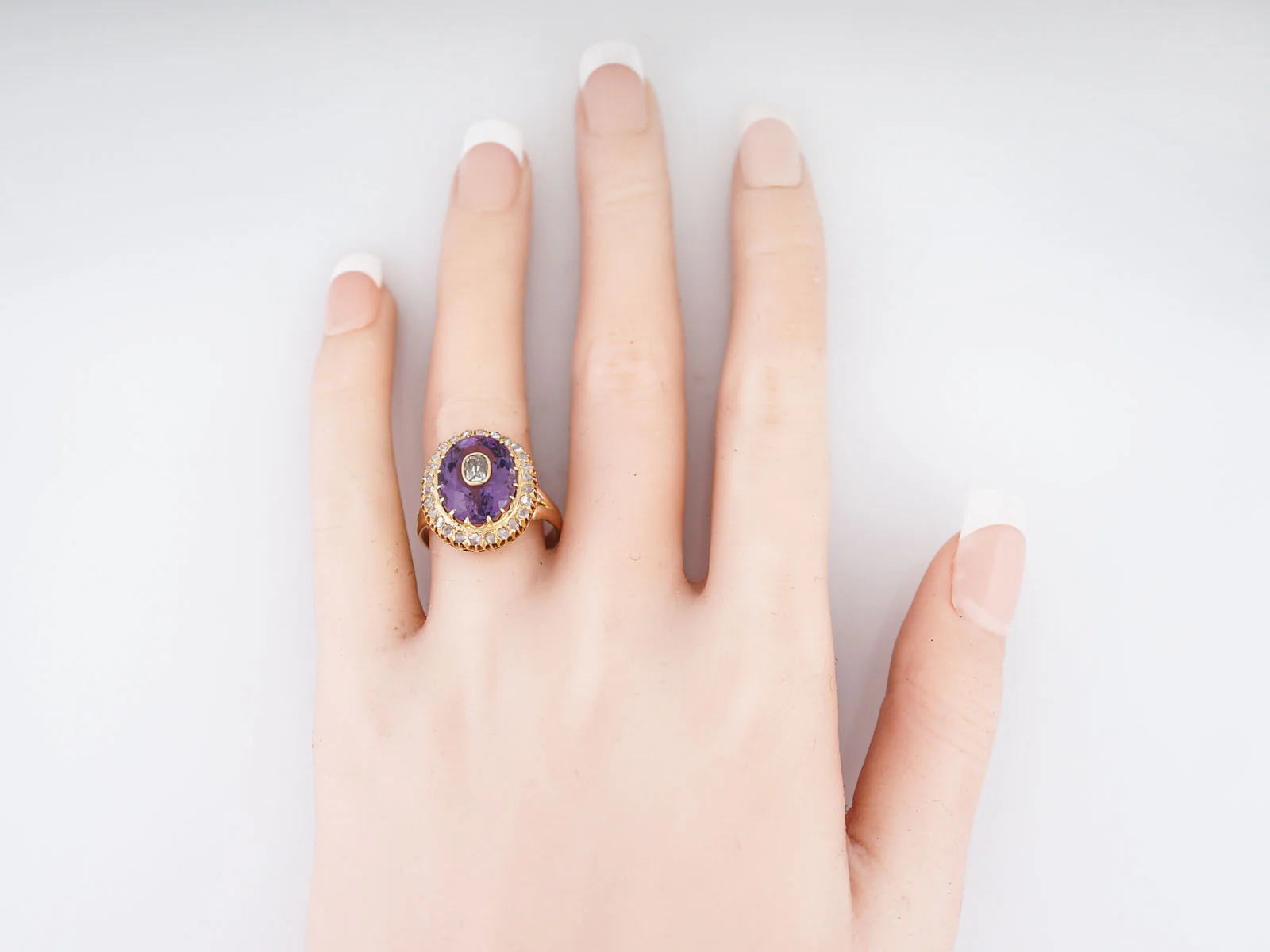 Antique Cocktail Ring Victorian 5.95 Oval Cut Amethyst in 9k Yellow Gold - Image 6