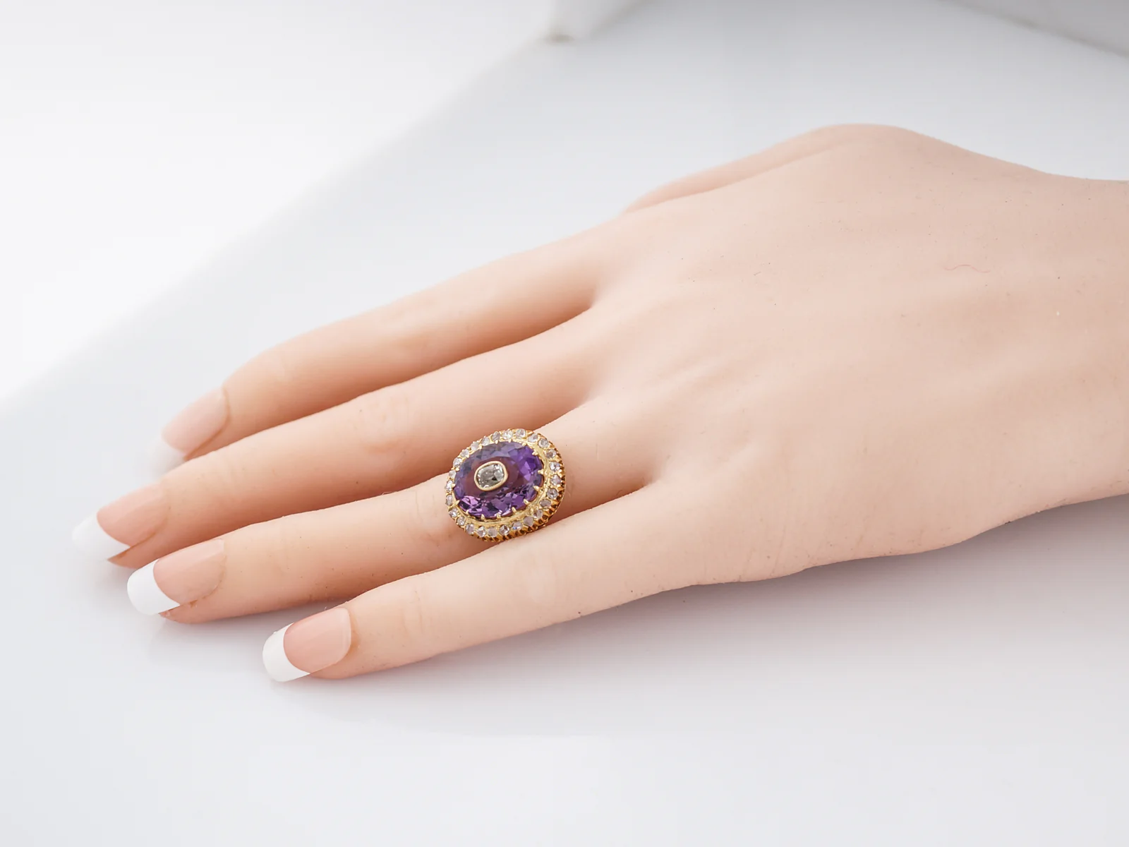 Antique Cocktail Ring Victorian 5.95 Oval Cut Amethyst in 9k Yellow Gold - Image 7