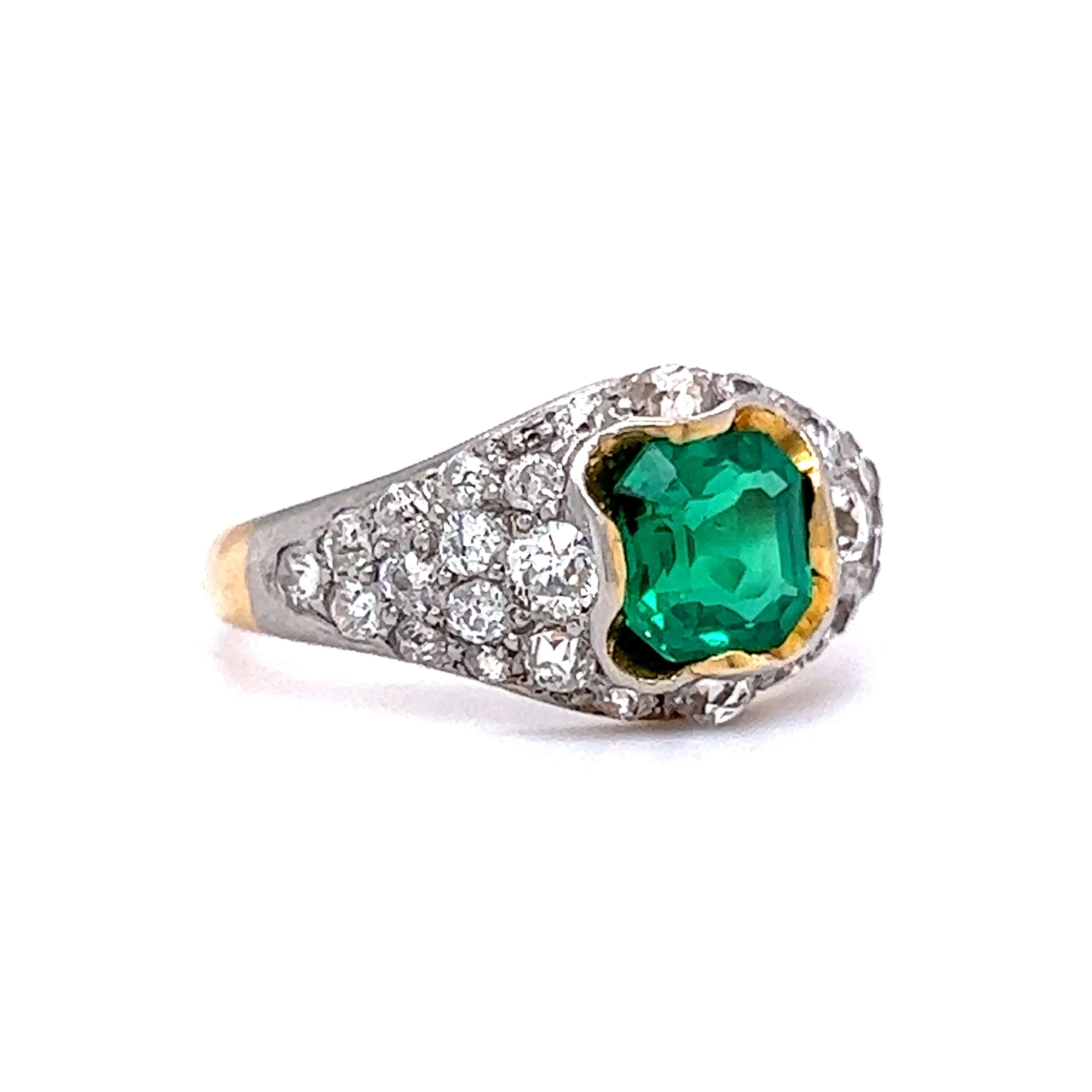 Antique Emerald and Diamond Ring in Platinum and 18K - Image 3