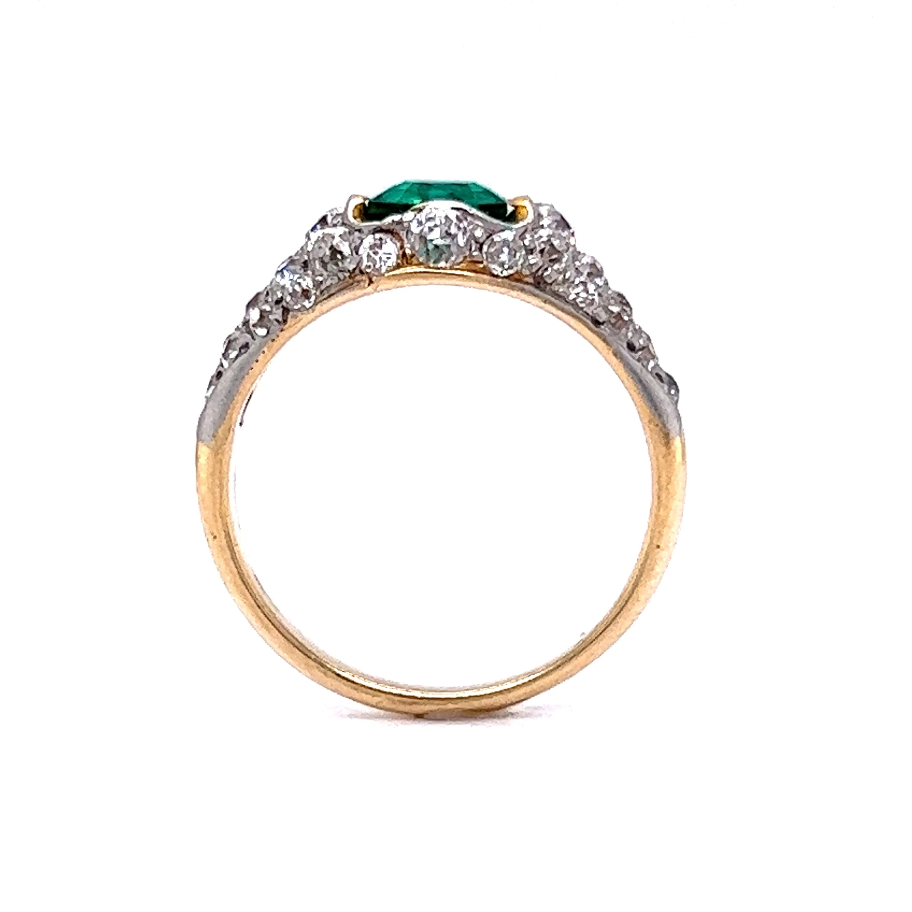 Antique Emerald and Diamond Ring in Platinum and 18K - Image 4