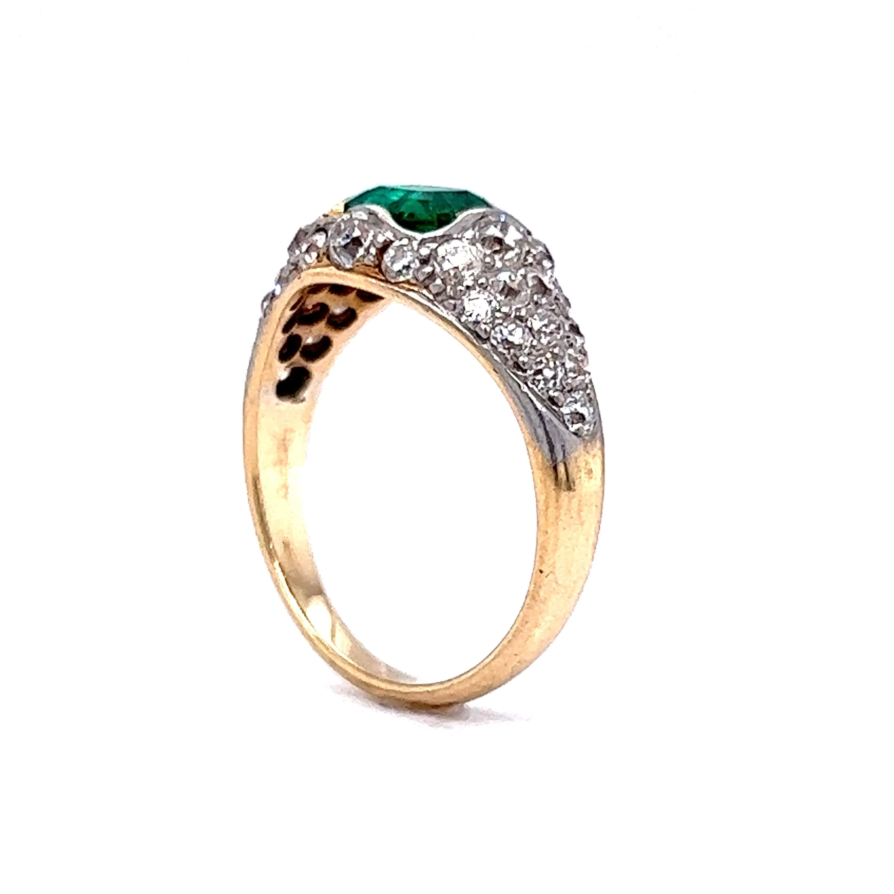 Antique Emerald and Diamond Ring in Platinum and 18K - Image 5