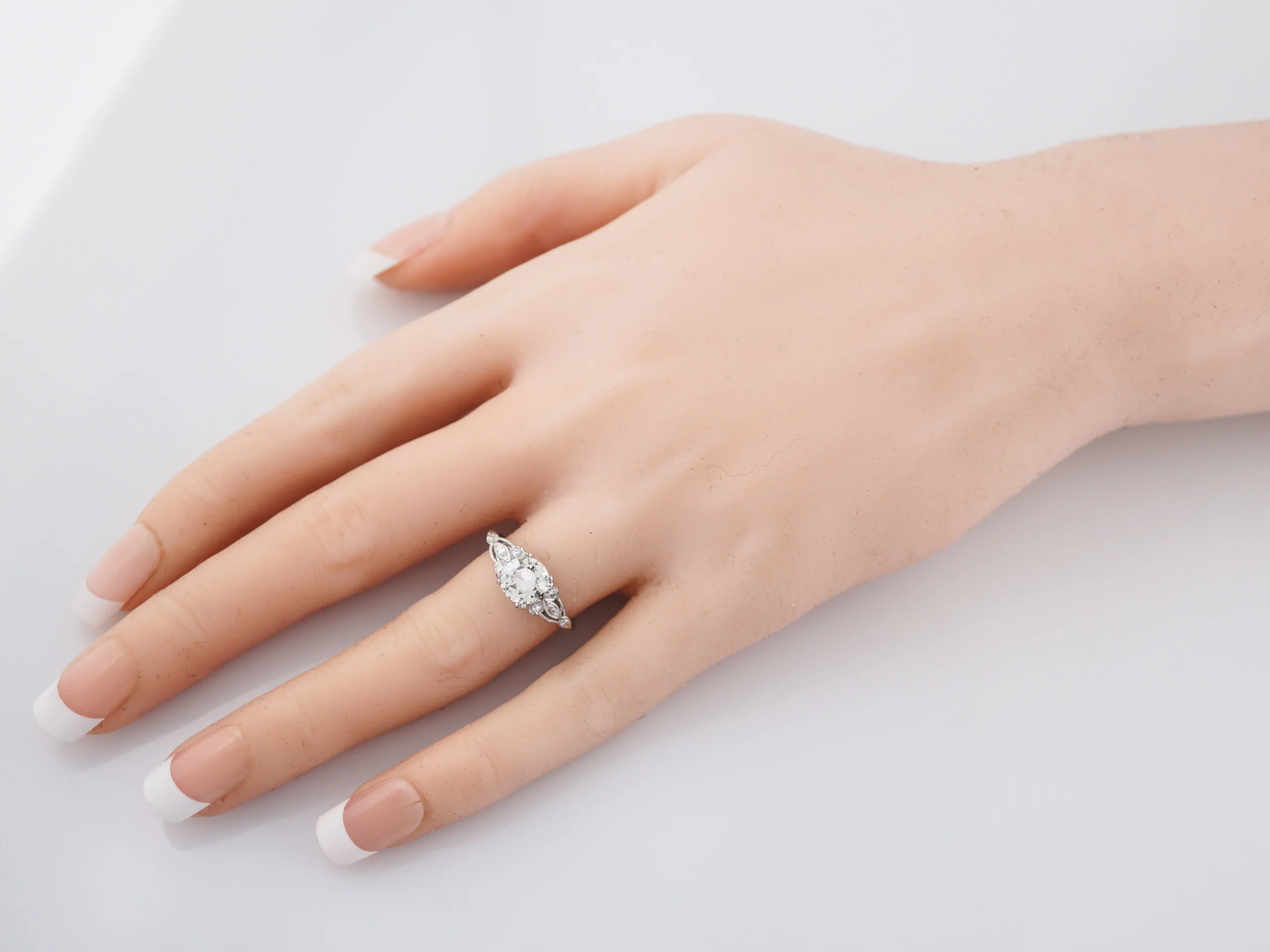 Antique Engagement Ring Art Deco 1.06 Old European Cut Diamonds in Platinum - Image 4