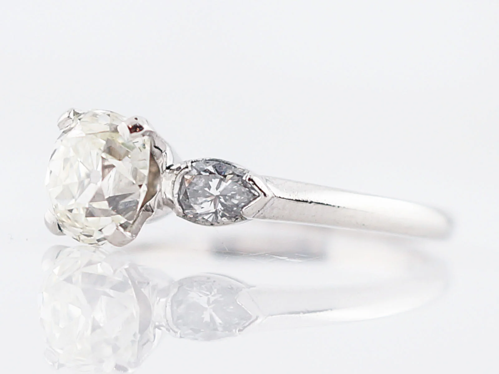 Antique Engagement Ring Art Deco 1.38 Old Mine Cushion Cut Diamond in Platinum - Image 2