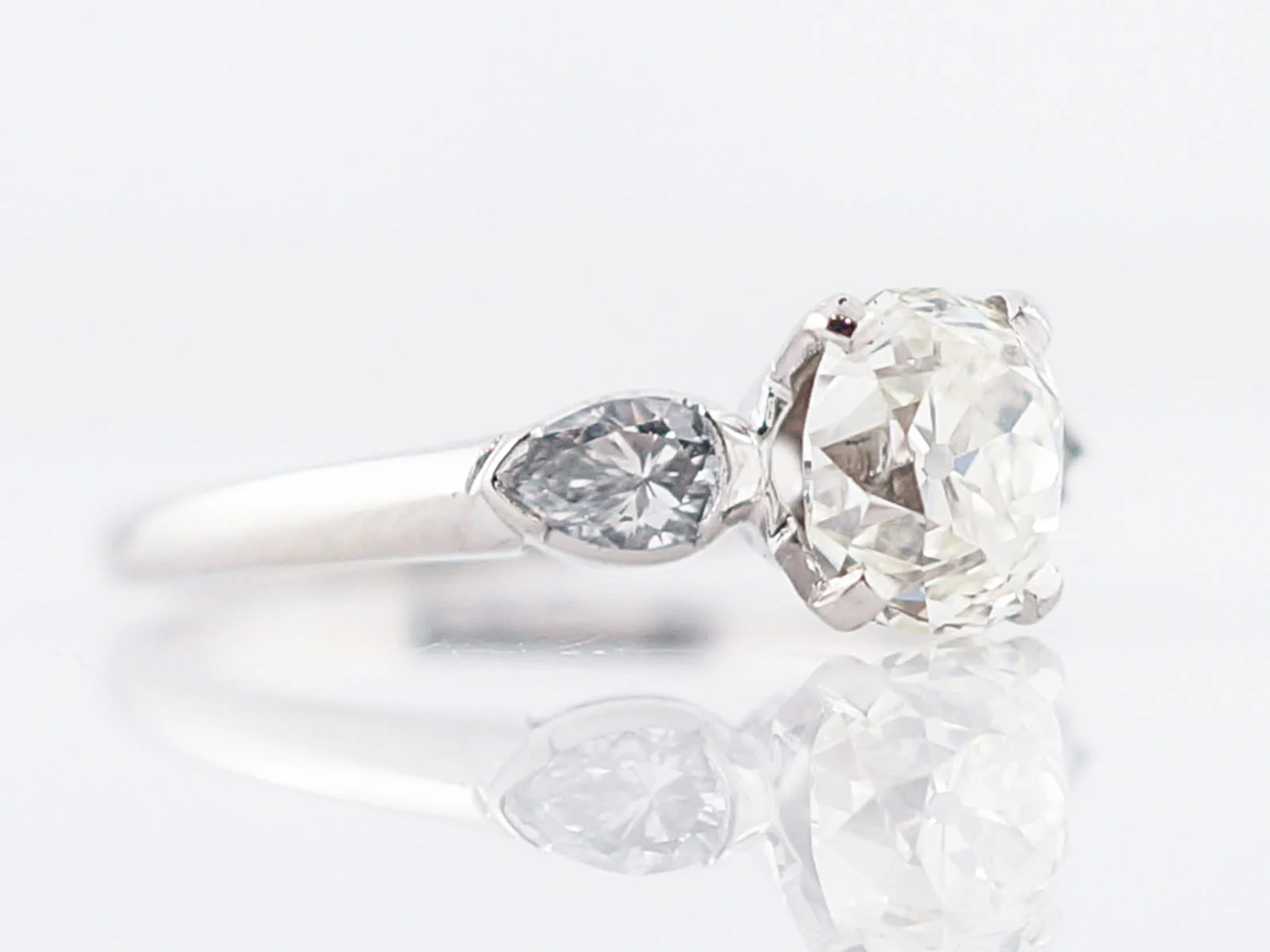 Antique Engagement Ring Art Deco 1.38 Old Mine Cushion Cut Diamond in Platinum - Image 3