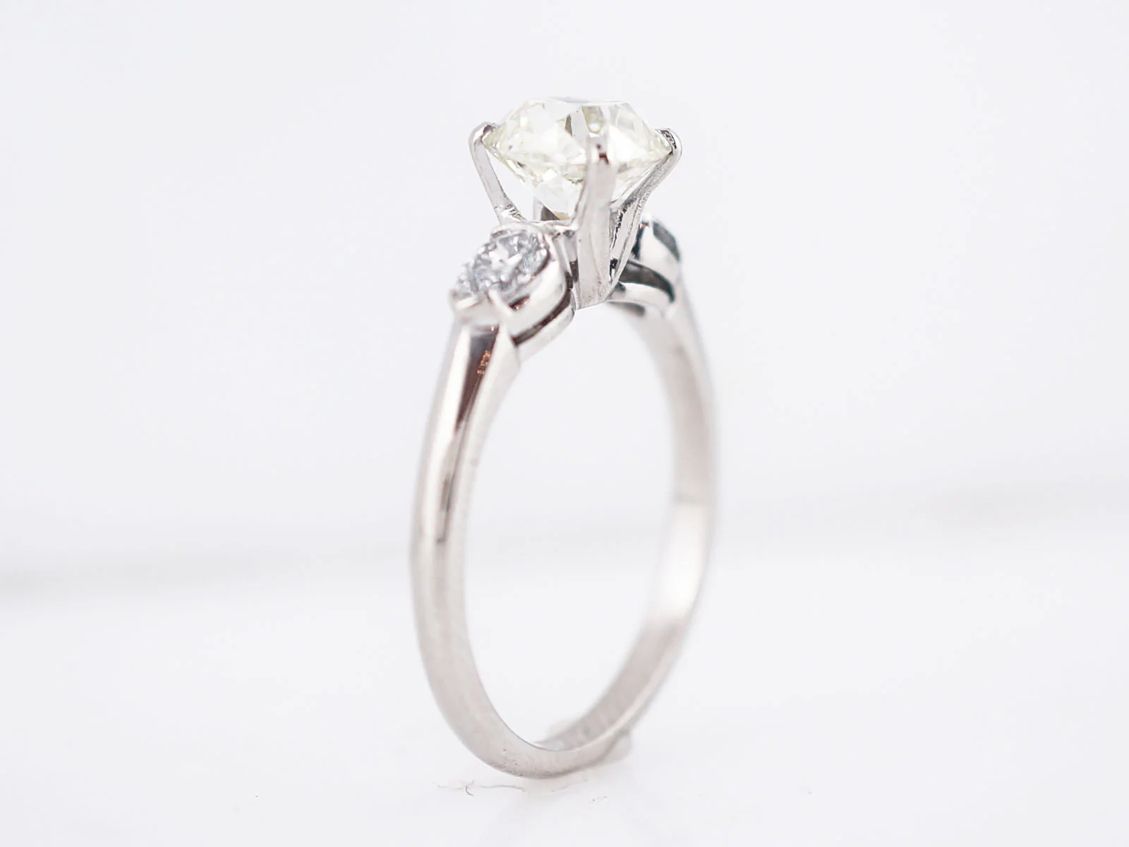 Antique Engagement Ring Art Deco 1.38 Old Mine Cushion Cut Diamond in Platinum - Image 5