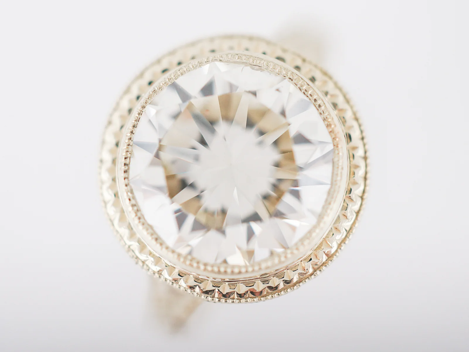 Antique Engagement Ring Art Deco 2.59 Round Brilliant Cut Diamond in 14K in Yellow Gold - Image 4