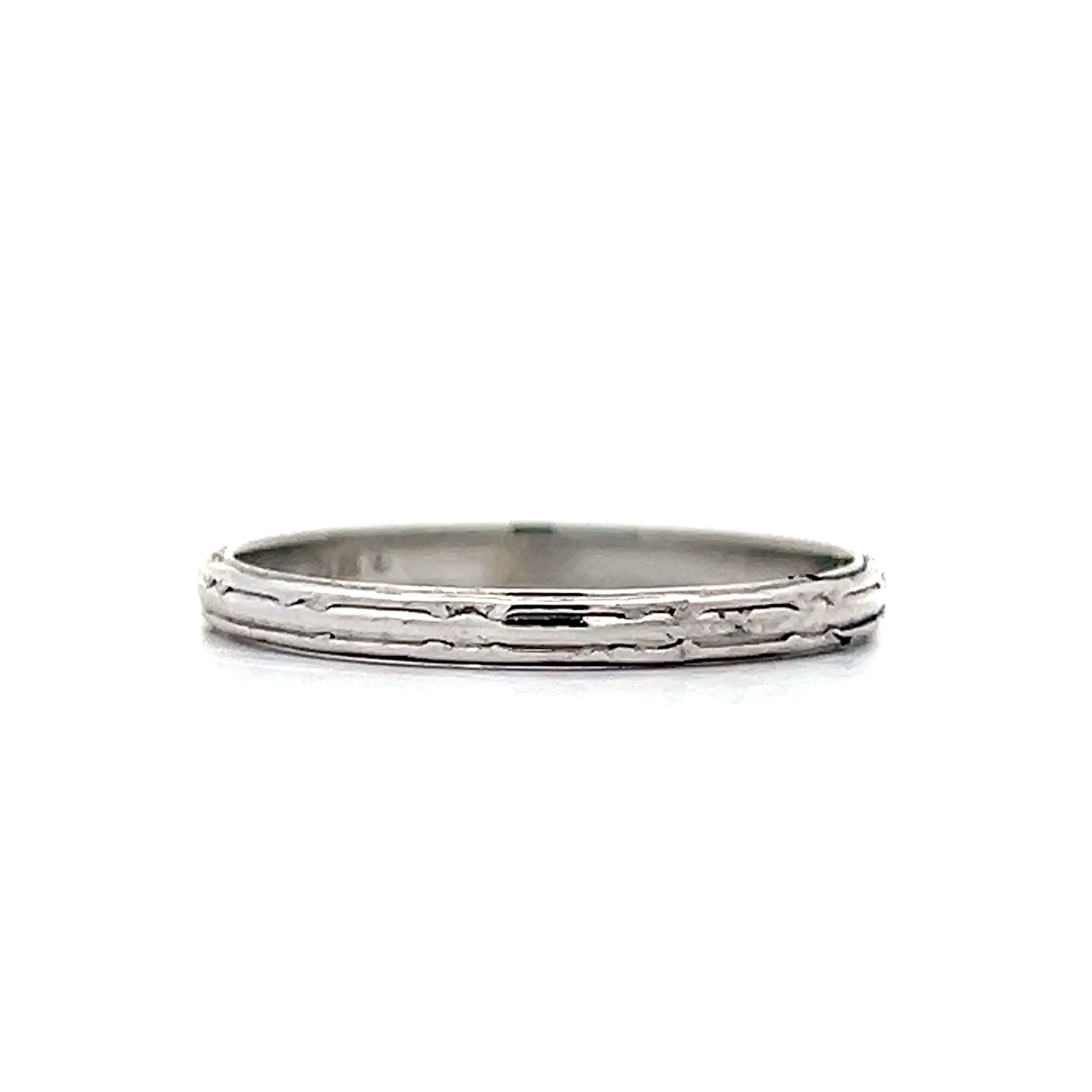 Antique Engraved Art Deco Wedding Band in 18k - Image 4