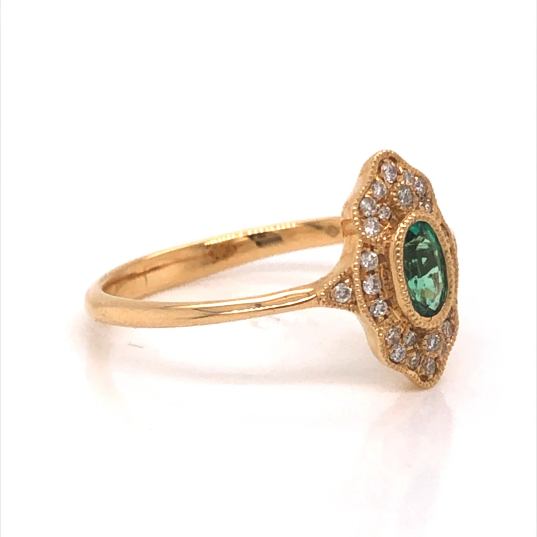 Antique Inspired Oval Emerald & Diamond Ring in 18k Yellow Gold - Image 3