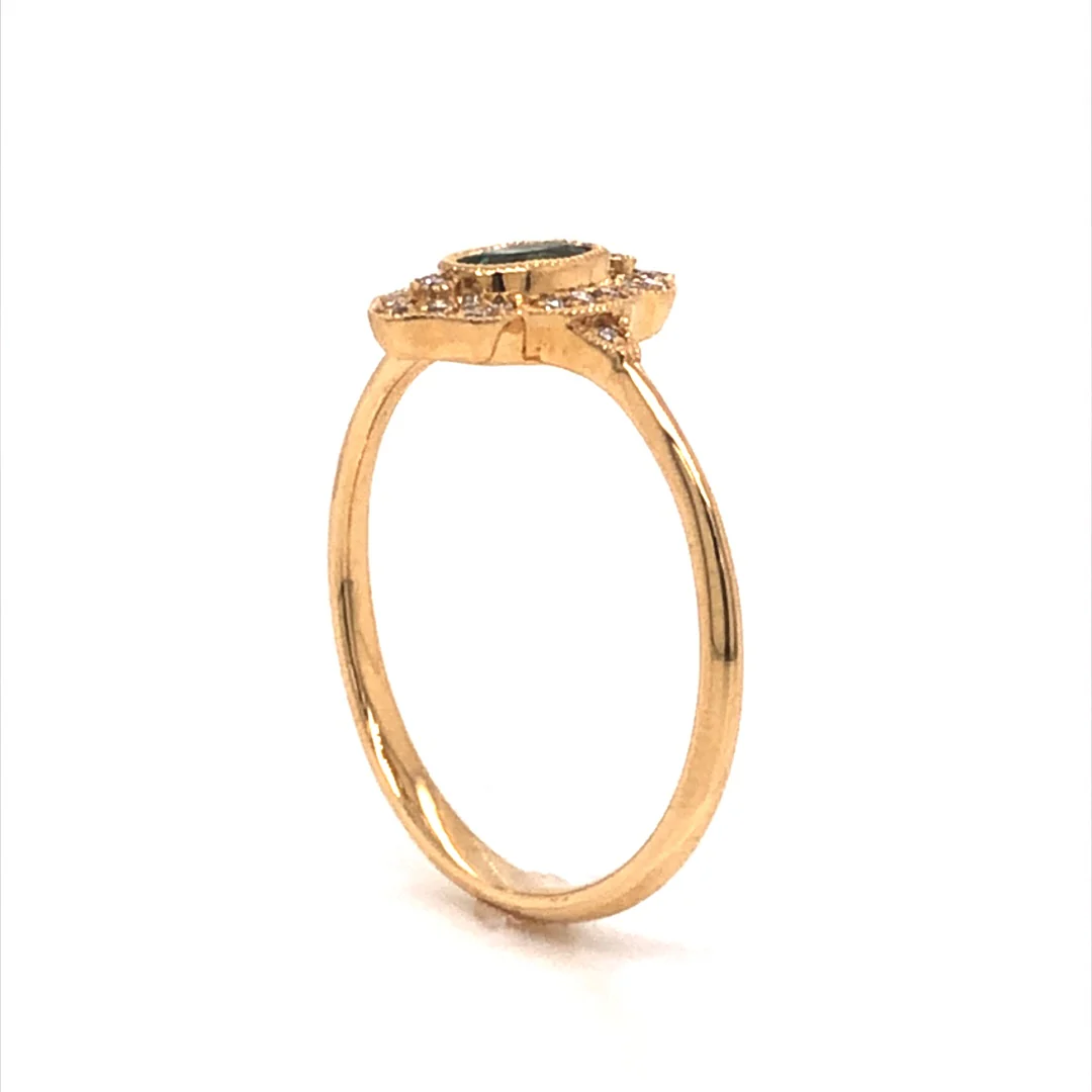 Antique Inspired Oval Emerald & Diamond Ring in 18k Yellow Gold - Image 5