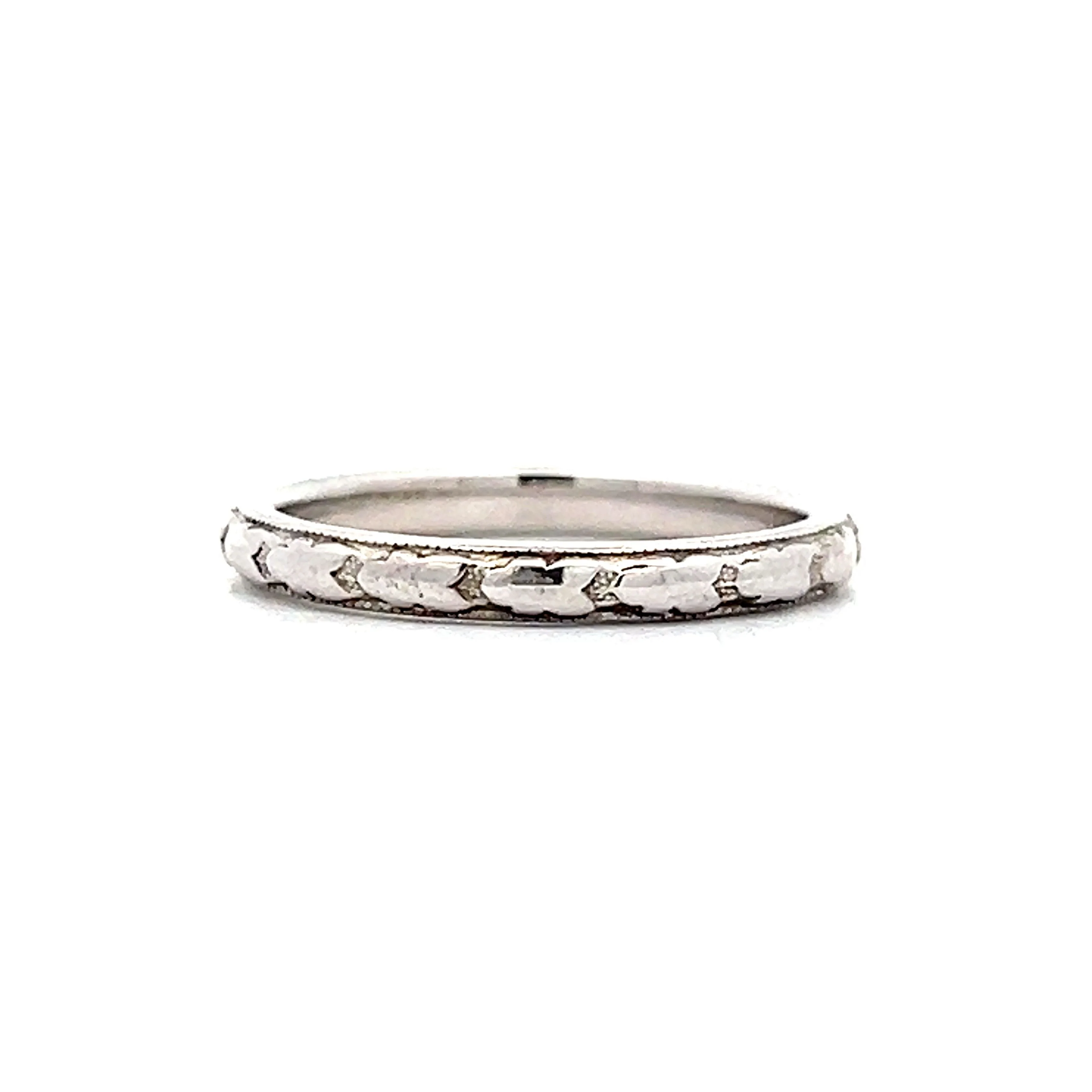 Antique Milgrain Chevron Wedding Band in 18k