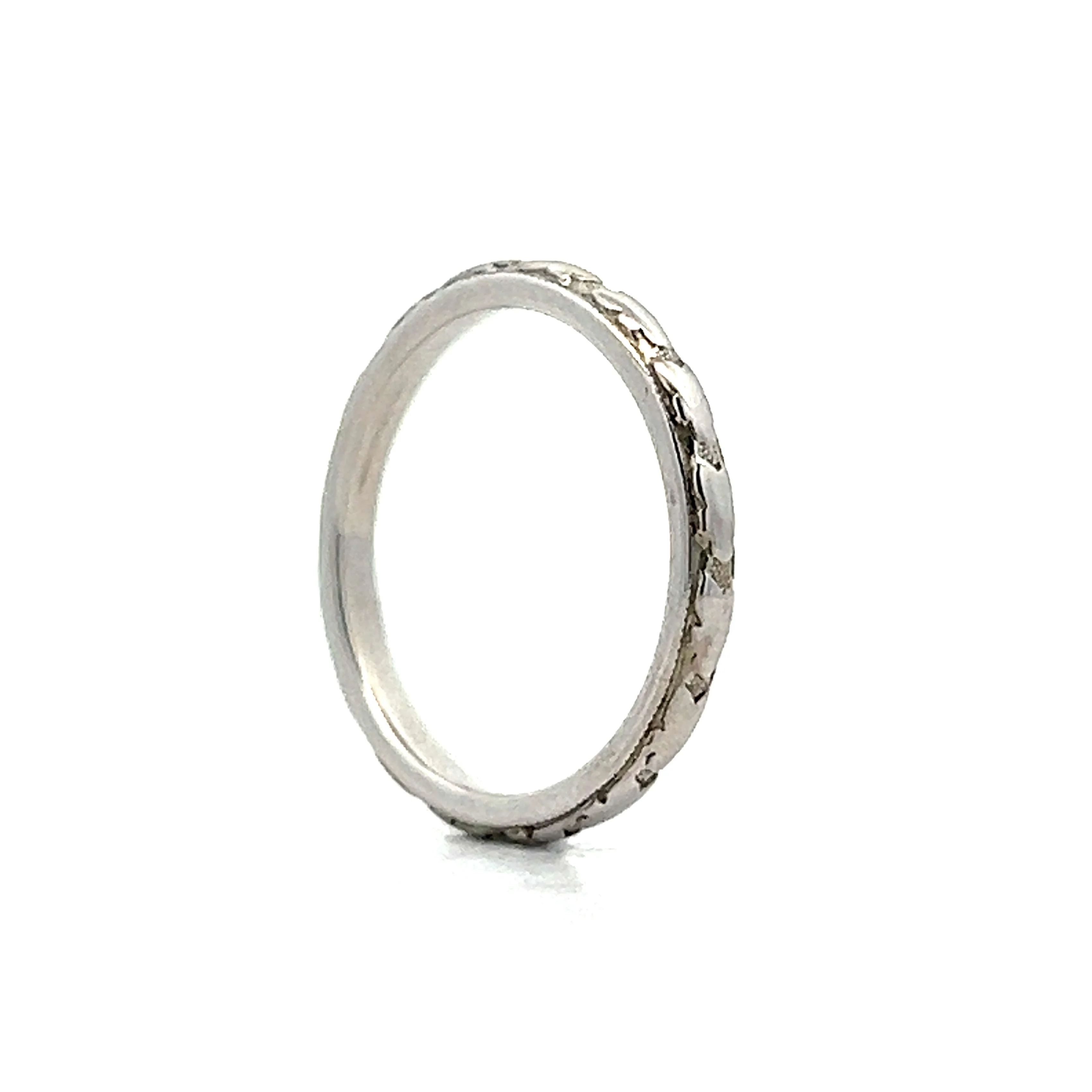 Antique Milgrain Chevron Wedding Band in 18k - Image 5