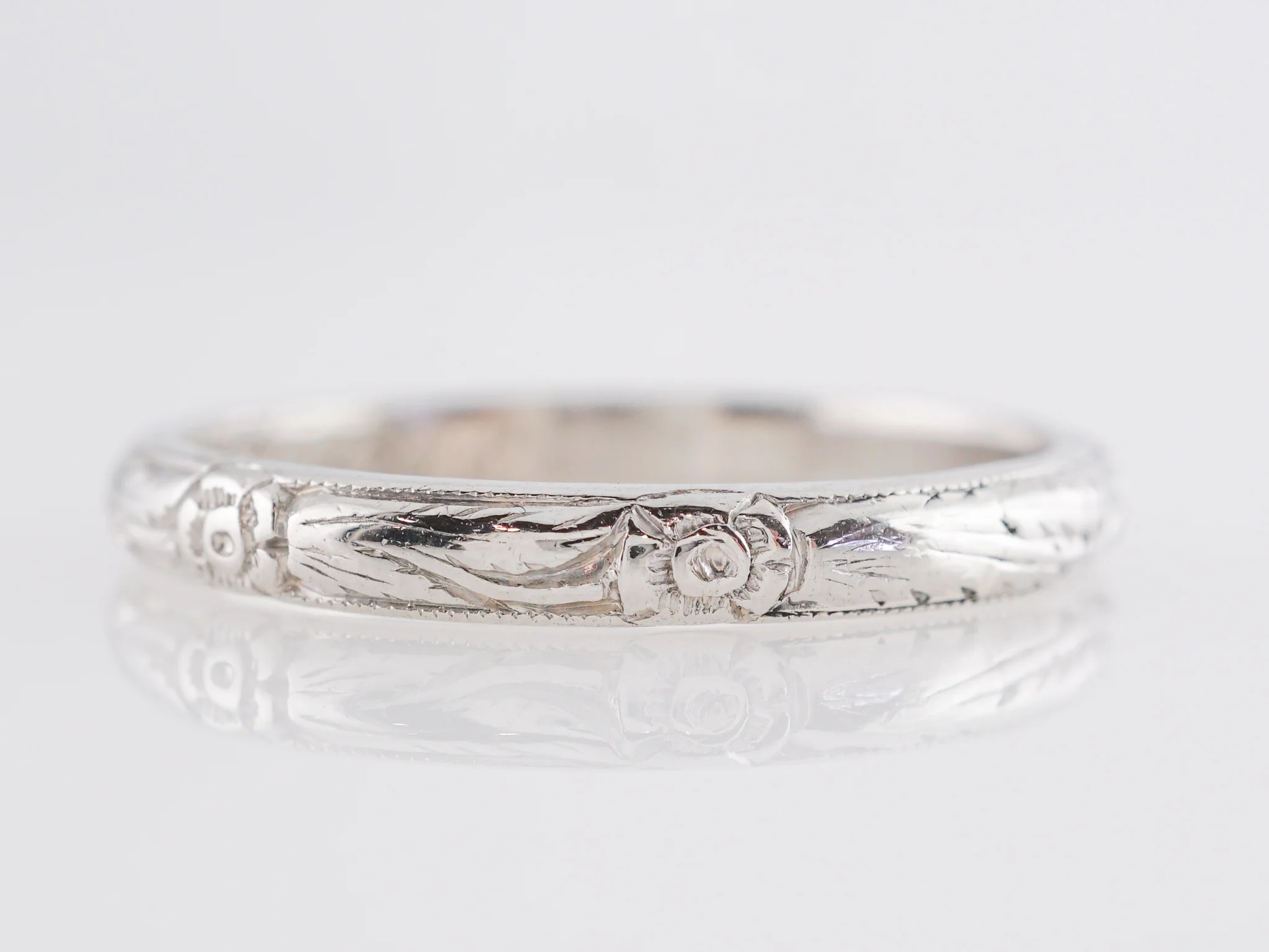 Antique Orange Blossom Engraved Wedding Band in Platinum - Image 3