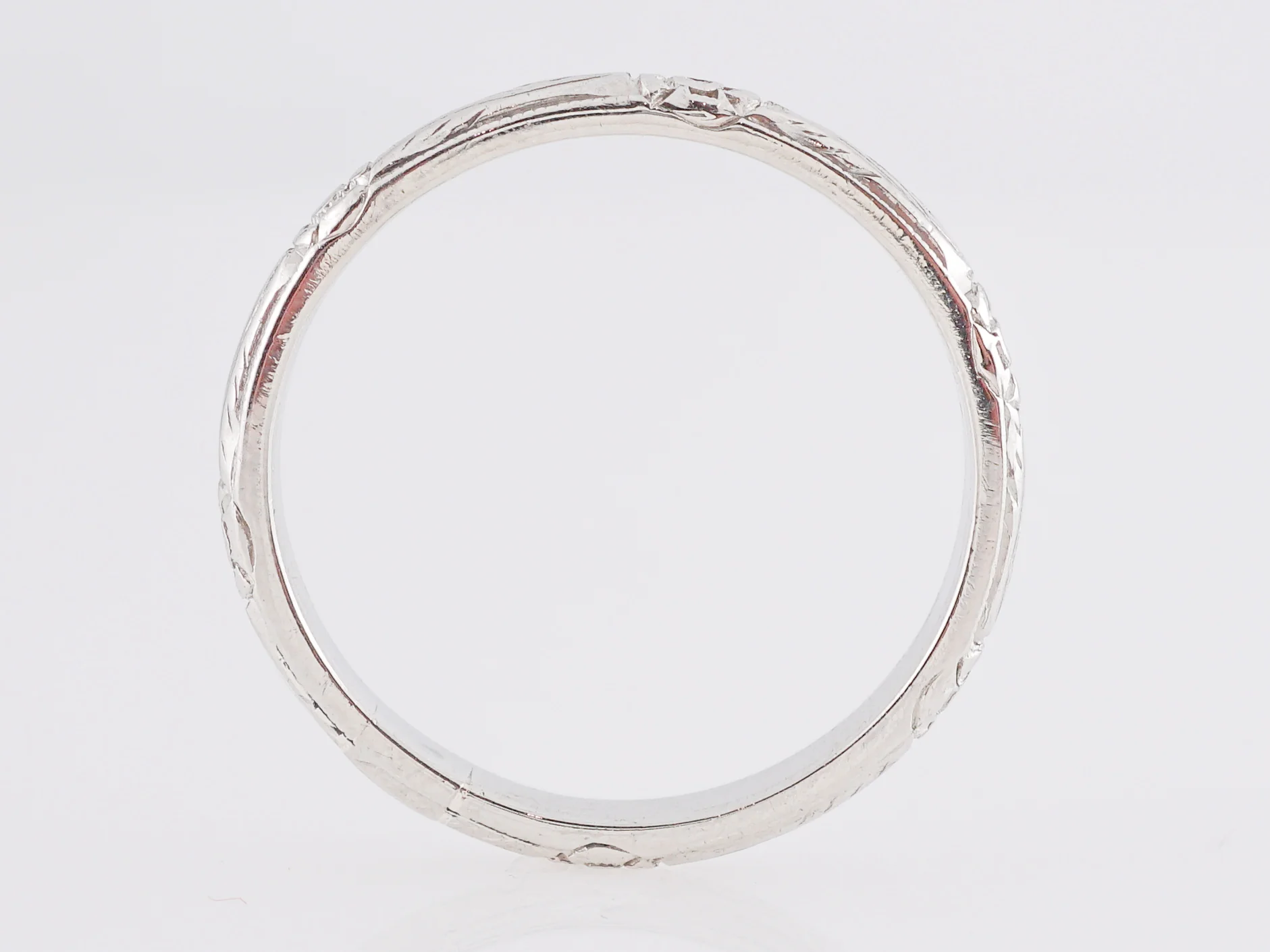 Antique Orange Blossom Engraved Wedding Band in Platinum - Image 4