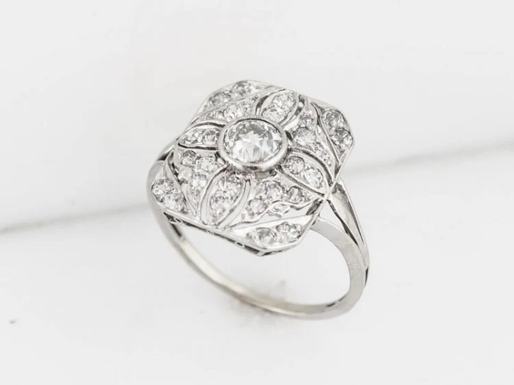 Antique Right Hand Ring Art Deco 1.03 carats of Old European Cut Diamonds in Platinum - Image 3