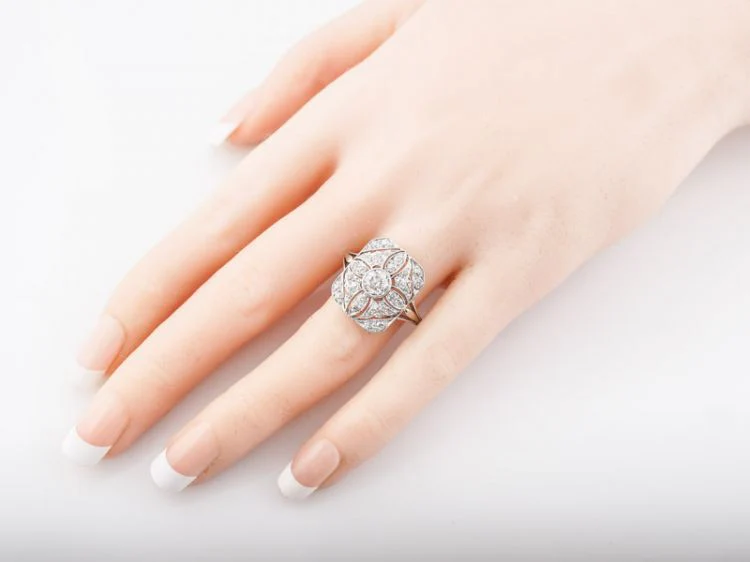 Antique Right Hand Ring Art Deco 1.03 carats of Old European Cut Diamonds in Platinum - Image 4