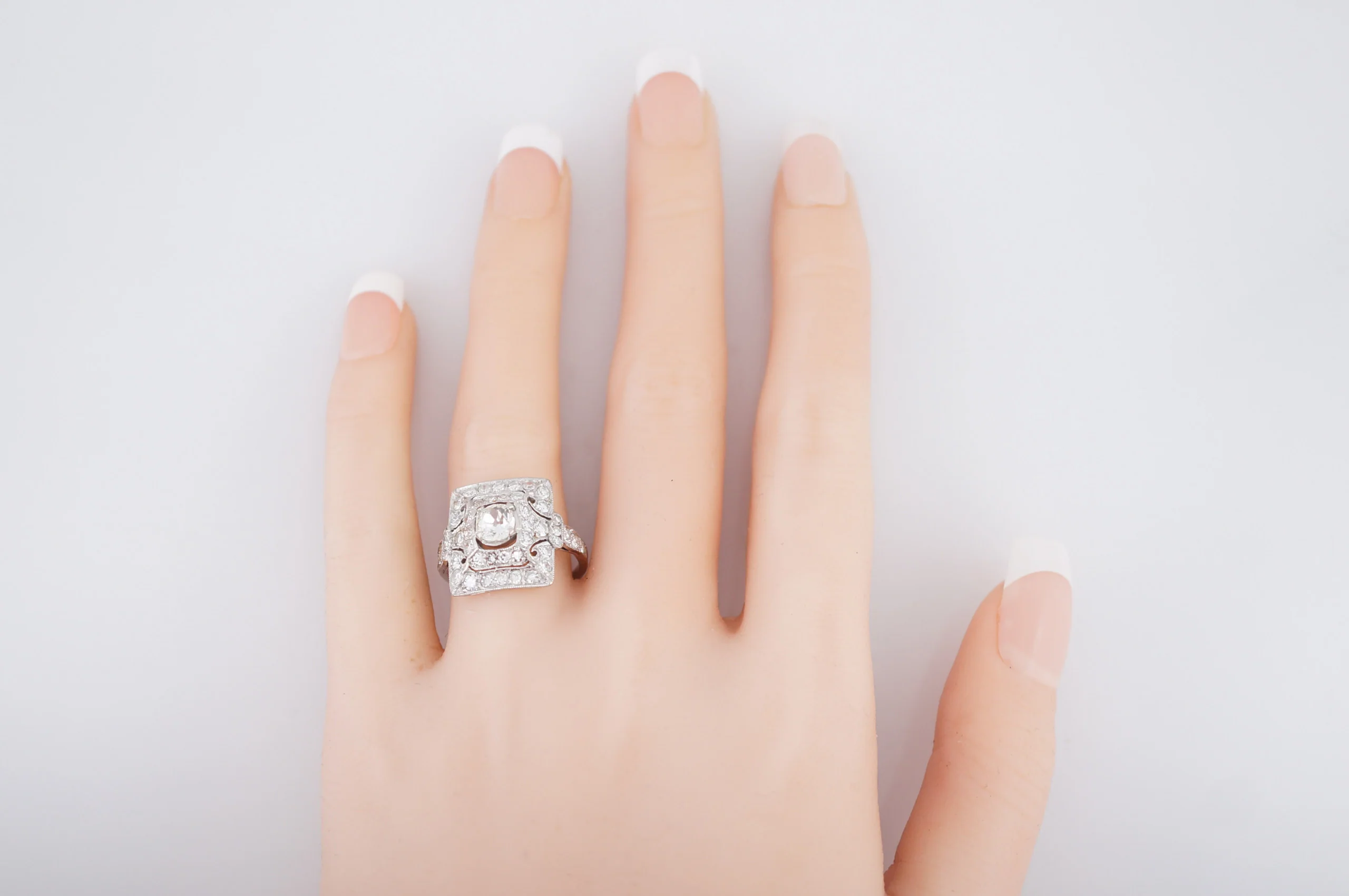 Antique Right Hand Ring Art Deco 1.68 Carat of Old Mine Cushion & Single Cut Diamonds in Platinum - Image 6