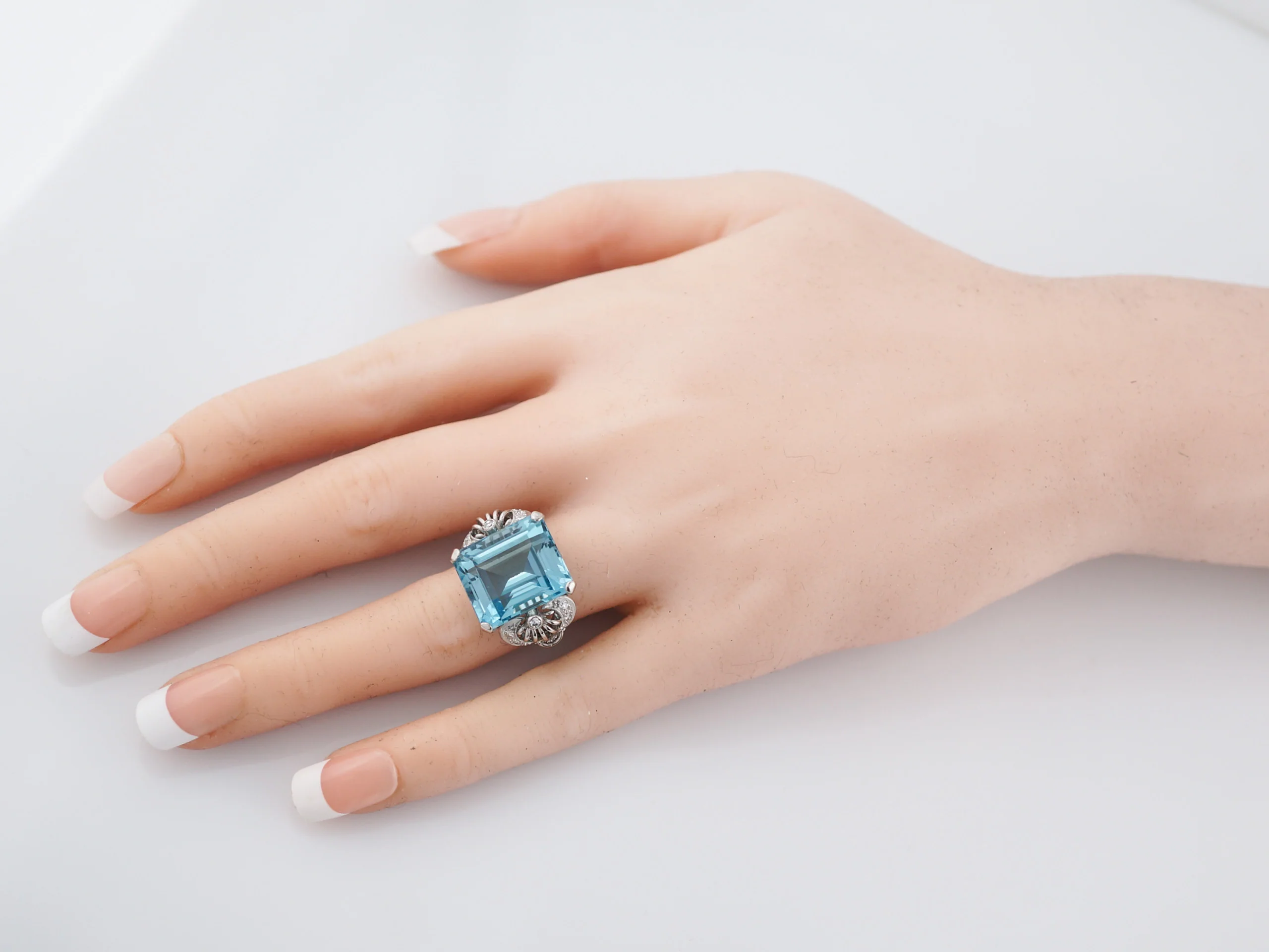 Antique Right Hand Ring Art Deco 12.40 Emerald Cut Aquamarine & .12 Single Cut Diamonds in Platinum - Image 8