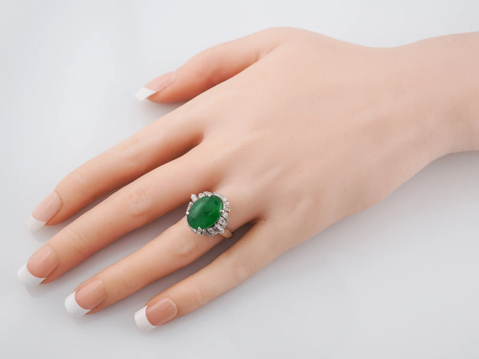 Antique Right Hand Ring Art Deco 5.67 Cabochon Cut Jade in Platinum - Image 8