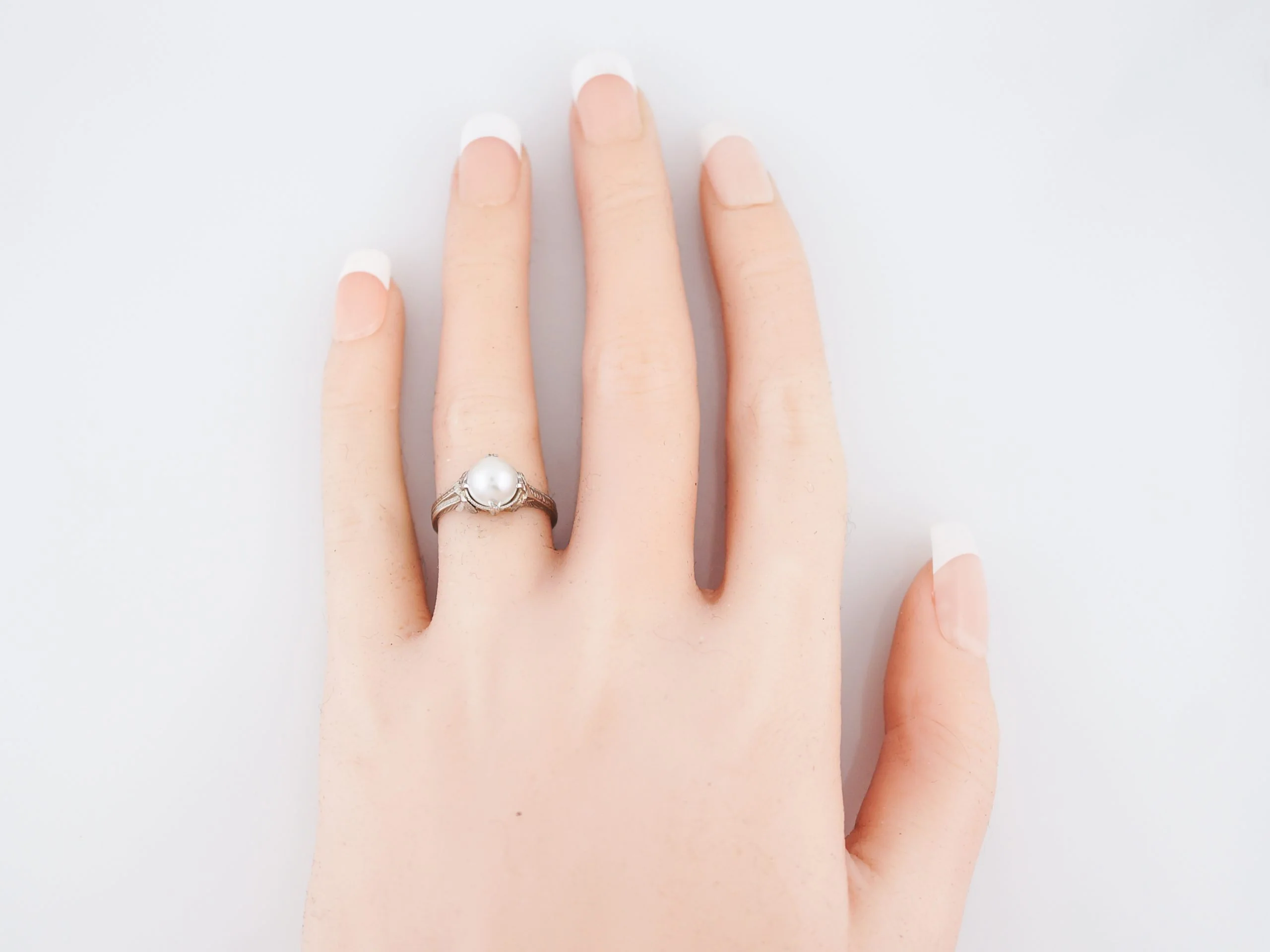 Antique Right Hand Ring Art Deco Pearl in 18k White Gold - Image 6