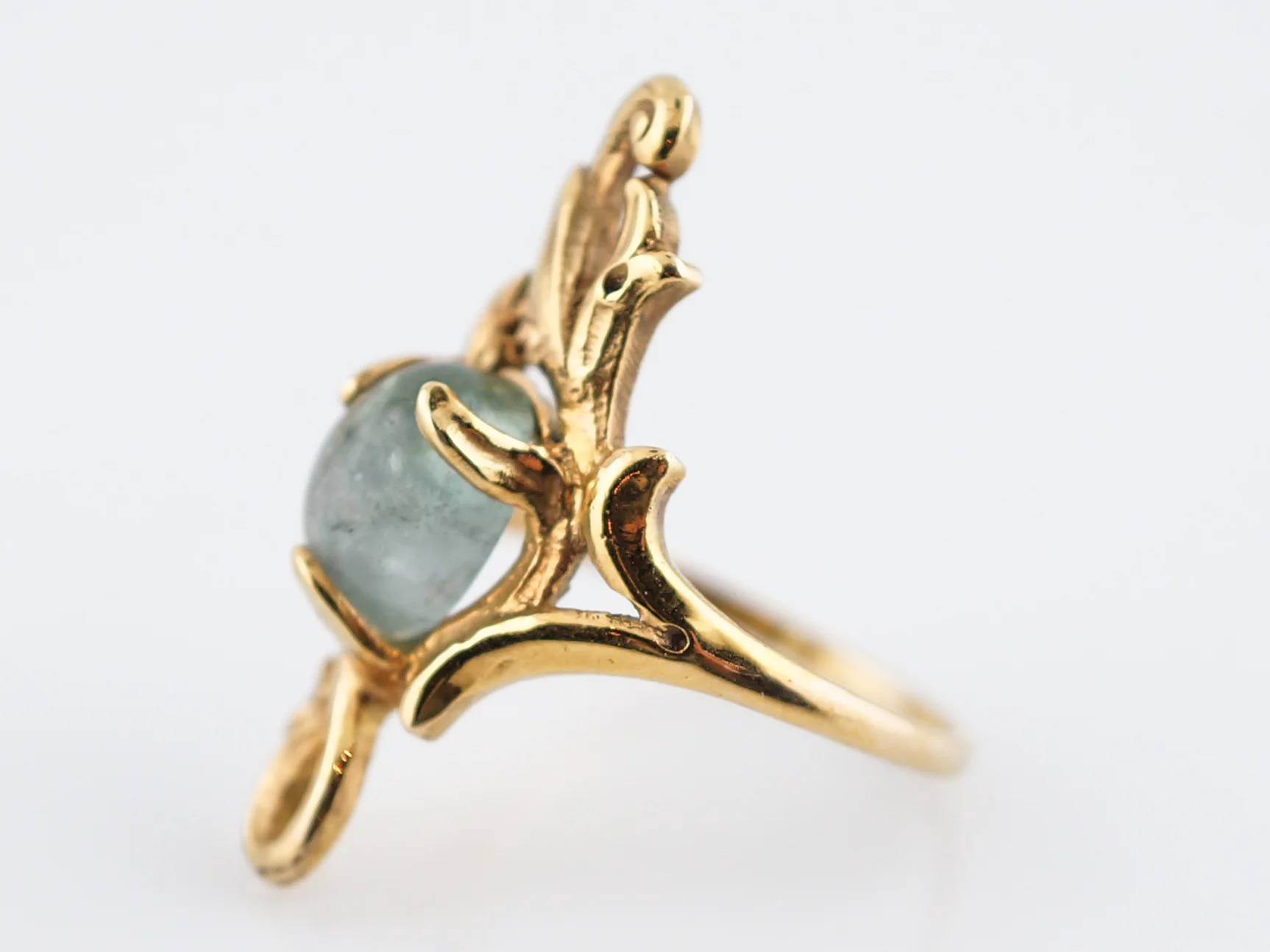 Antique Right Hand Ring Art Nouveau 2.68 Cabochon Cut Green Tourmaline in 14k Yellow Gold - Image 2