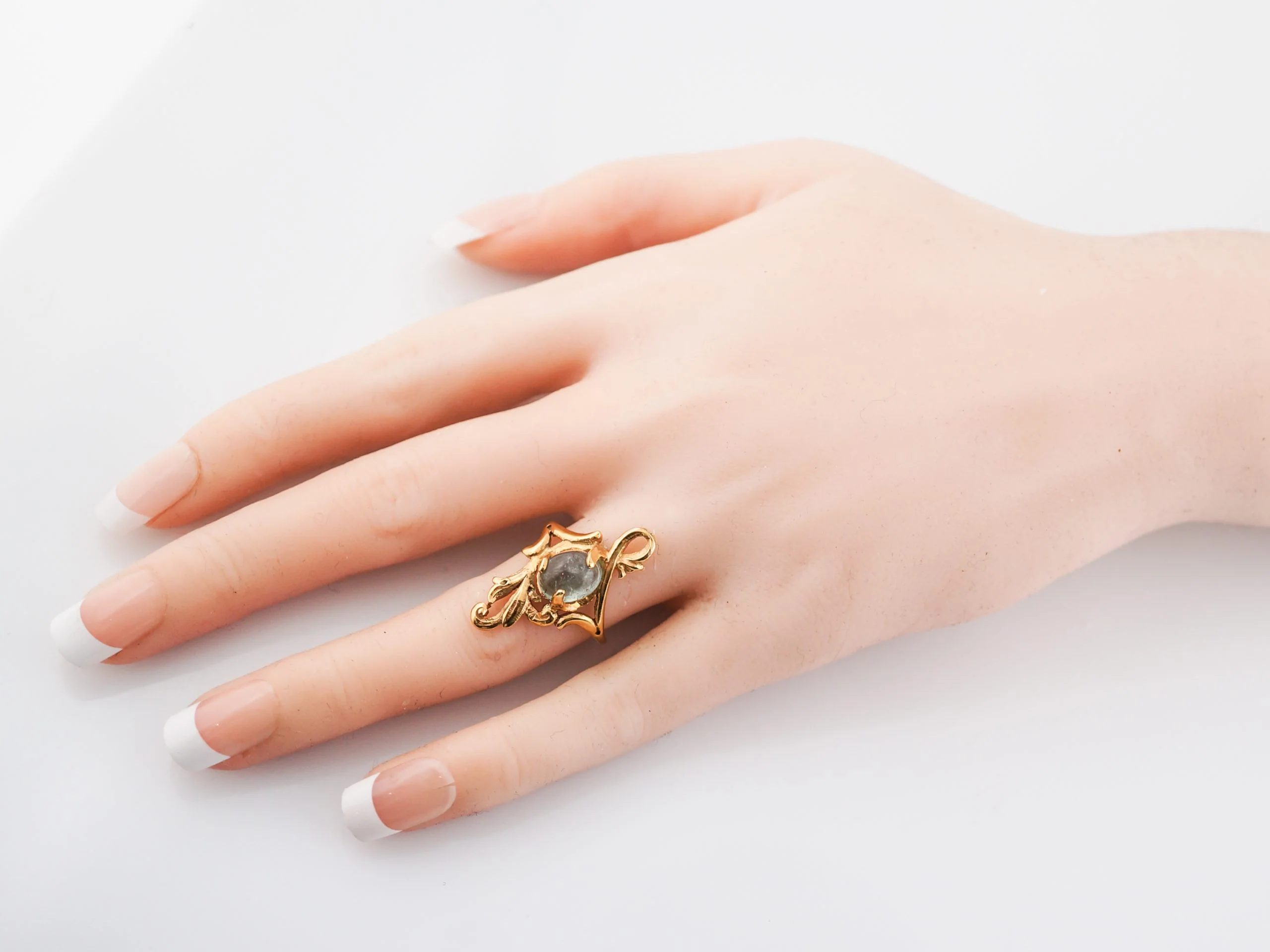 Antique Right Hand Ring Art Nouveau 2.68 Cabochon Cut Green Tourmaline in 14k Yellow Gold - Image 7
