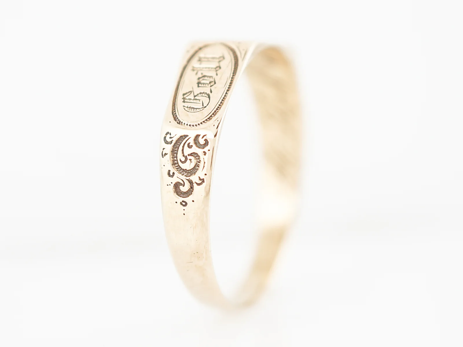 Antique Right Hand Ring German Victorian in 18k Yellow Gold - Image 5