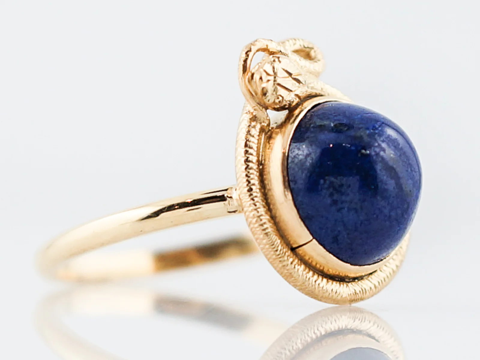 Antique Right Hand Ring Victorian 1.58 Cabochon Cut Lapis in 14k Yellow Gold - Image 3