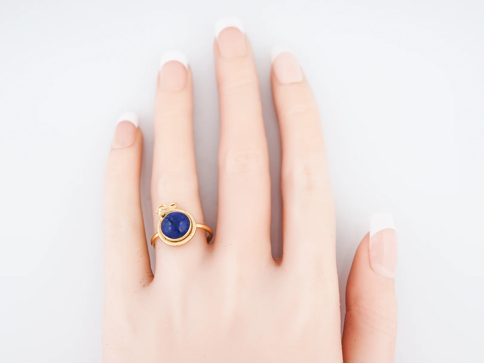 Antique Right Hand Ring Victorian 1.58 Cabochon Cut Lapis in 14k Yellow Gold - Image 5