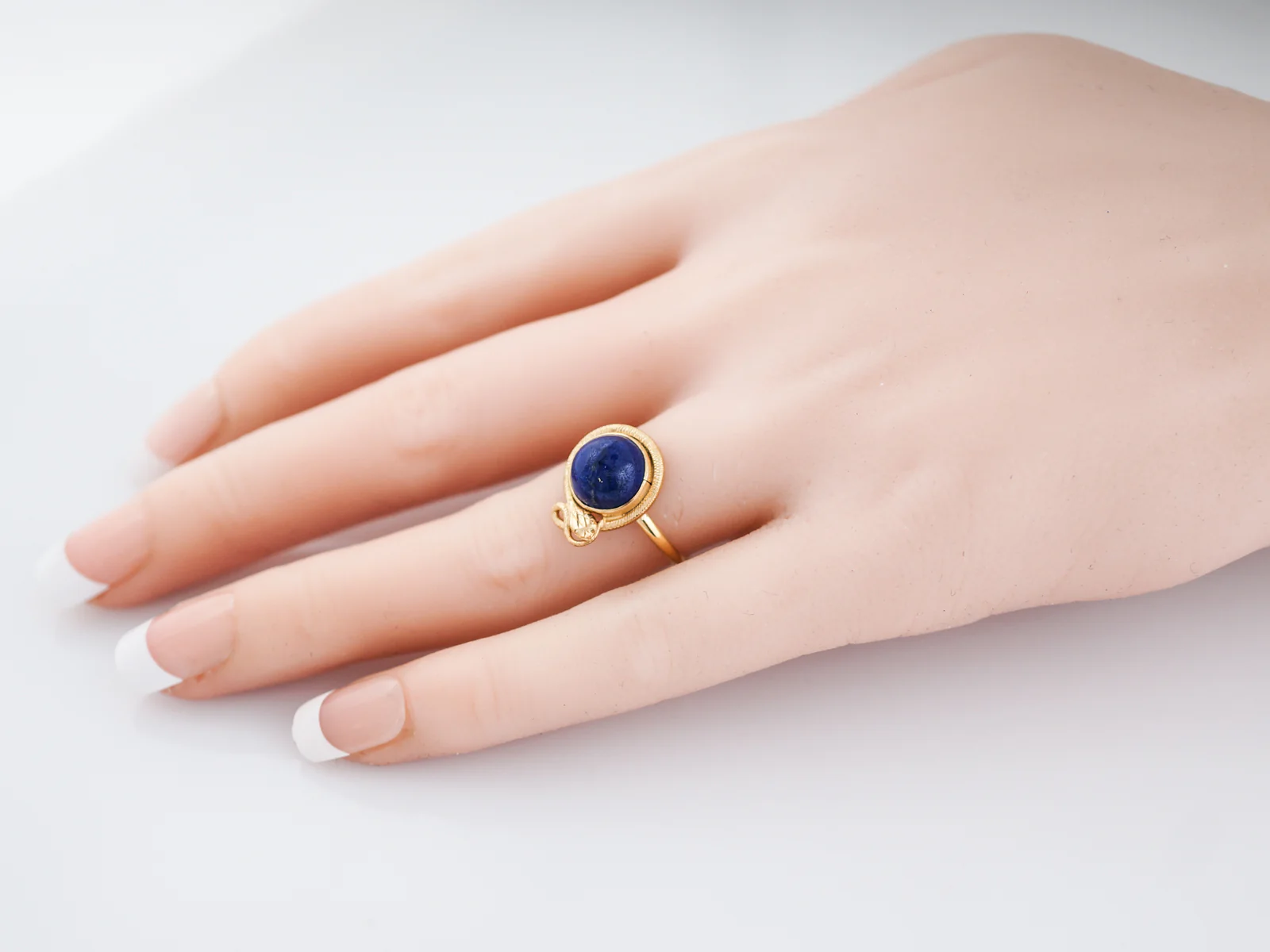 Antique Right Hand Ring Victorian 1.58 Cabochon Cut Lapis in 14k Yellow Gold - Image 6