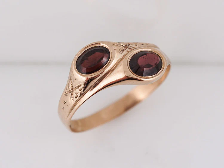 Antique Right Hand Ring Victorian .86 cttw Oval Cut Garnets in 14k Rose Gold - Image 3
