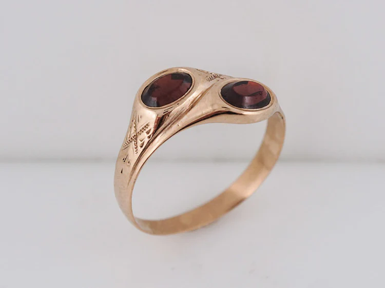 Antique Right Hand Ring Victorian .86 cttw Oval Cut Garnets in 14k Rose Gold - Image 4