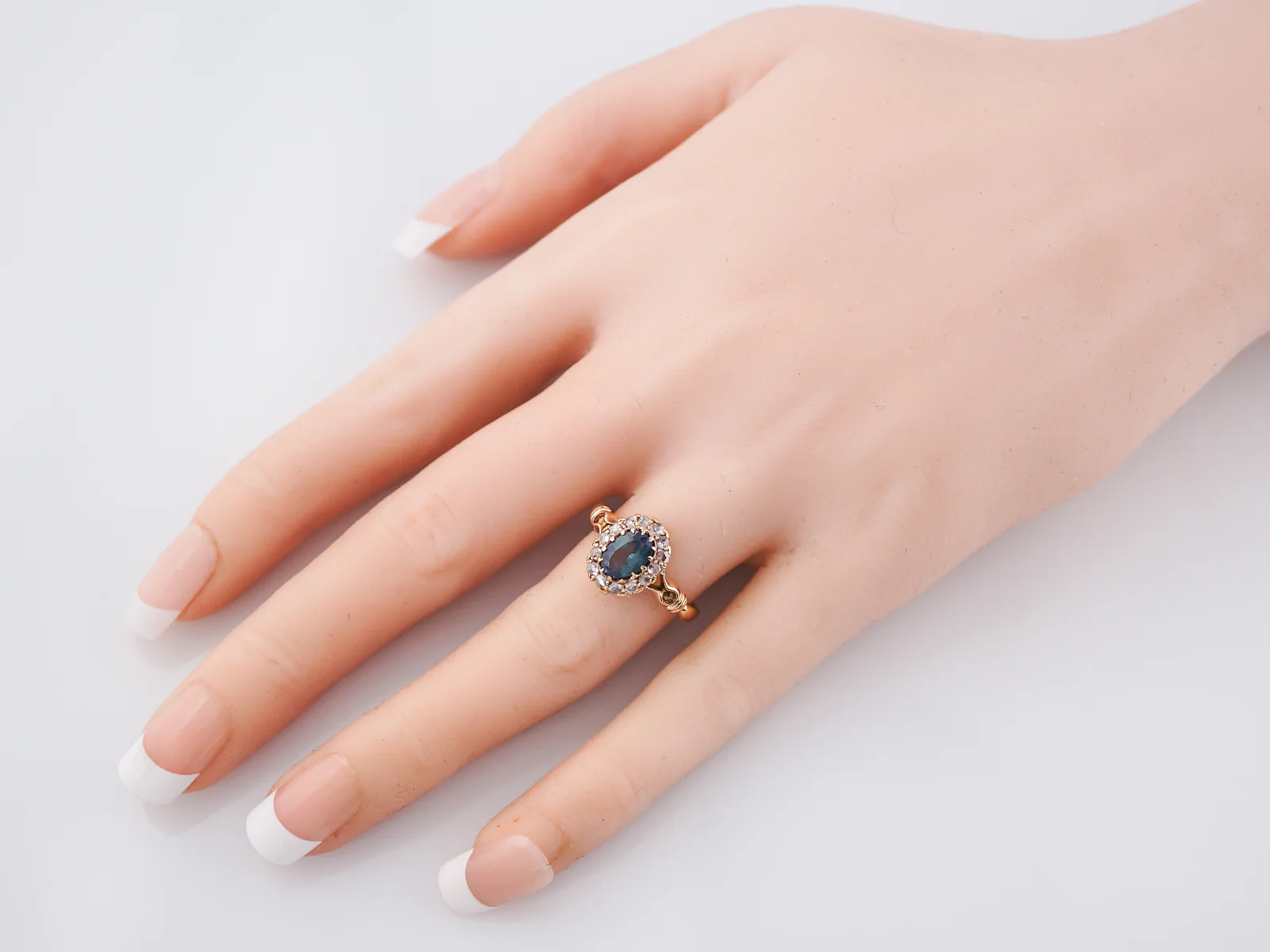 Antique Right Hand Ring Victorian .93 GIA Oval Cut Natural Color Changing Alexandrite in 14k Yellow Gold - Image 8
