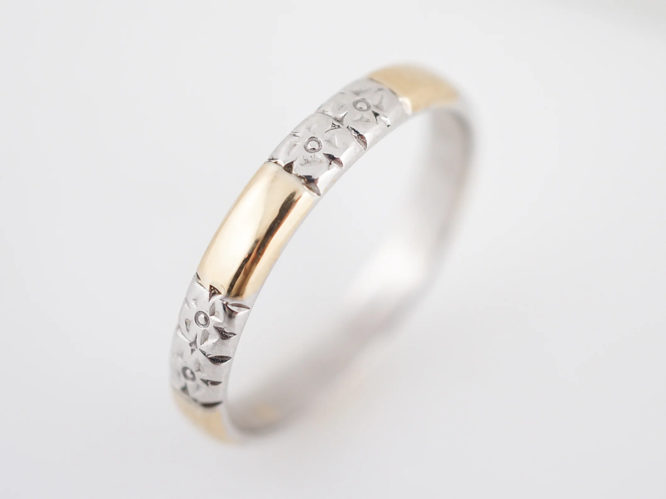 Antique Two-Tone Men's Wedding Band Retro Orange Blossom in 14k White & Yellow Gold - Image 3